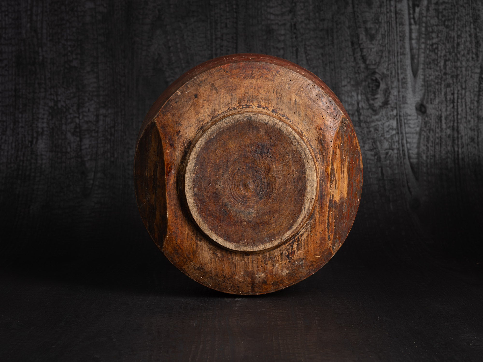 Kauss, coupe monoxyle en bois blond, Estonie (XIXe siècle)..Kauss, monoxylous bowl in bright wood, Estonia (19th century)