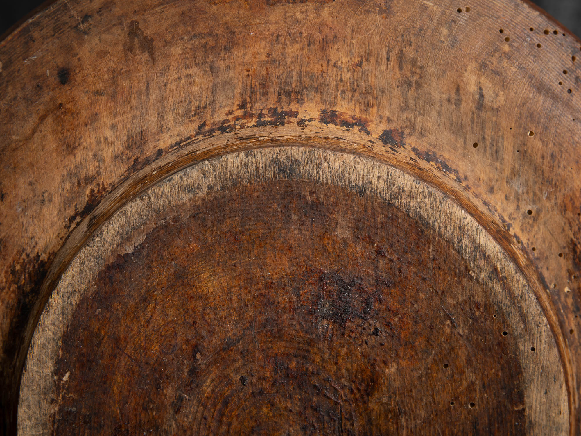 Kauss, coupe monoxyle en bois blond, Estonie (XIXe siècle)..Kauss, monoxylous bowl in bright wood, Estonia (19th century)