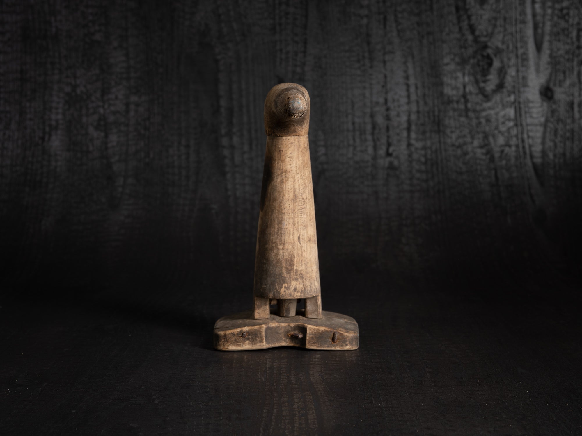 Oherdi, sculpturale vrille, Estonie (fin du XVIIIe / début du XIXe siècle)..Oherdi, sculptural rural tool, Estonia (late 18th / early 19th century)