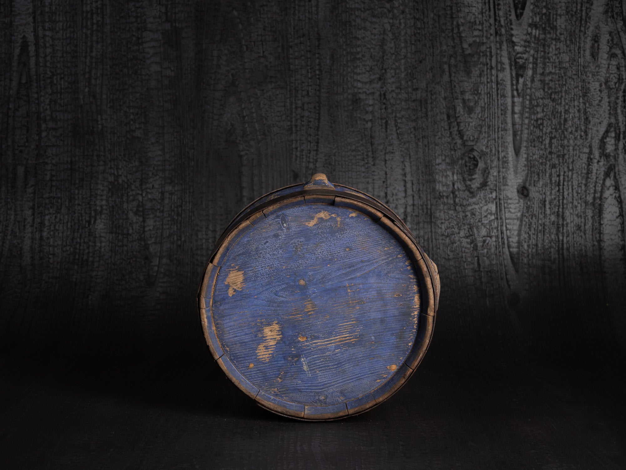 Lähker, remarquable gourde tonnelet en bois, Estonie (XIXe siècle)..Lähker, remarkable wooden barrel-shaped gourd, Estonia (19th century)