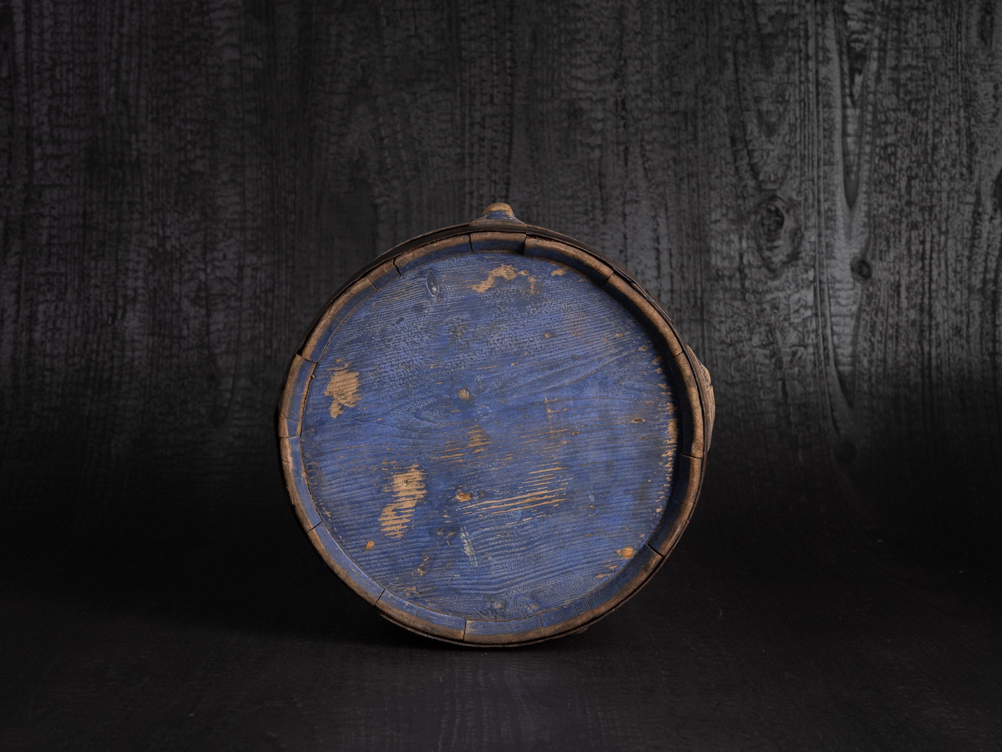 Lähker, remarquable gourde tonnelet en bois, Estonie (XIXe siècle)..Lähker, remarkable wooden barrel-shaped gourd, Estonia (19th century)