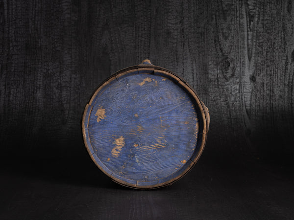 Lähker, remarquable gourde tonnelet en bois, Estonie (XIXe siècle)..Lähker, remarkable wooden barrel-shaped gourd, Estonia (19th century)