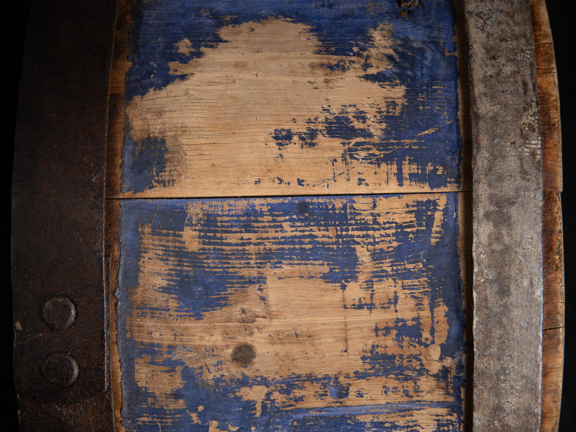 Lähker, remarquable gourde tonnelet en bois, Estonie (XIXe siècle)..Lähker, remarkable wooden barrel-shaped gourd, Estonia (19th century)