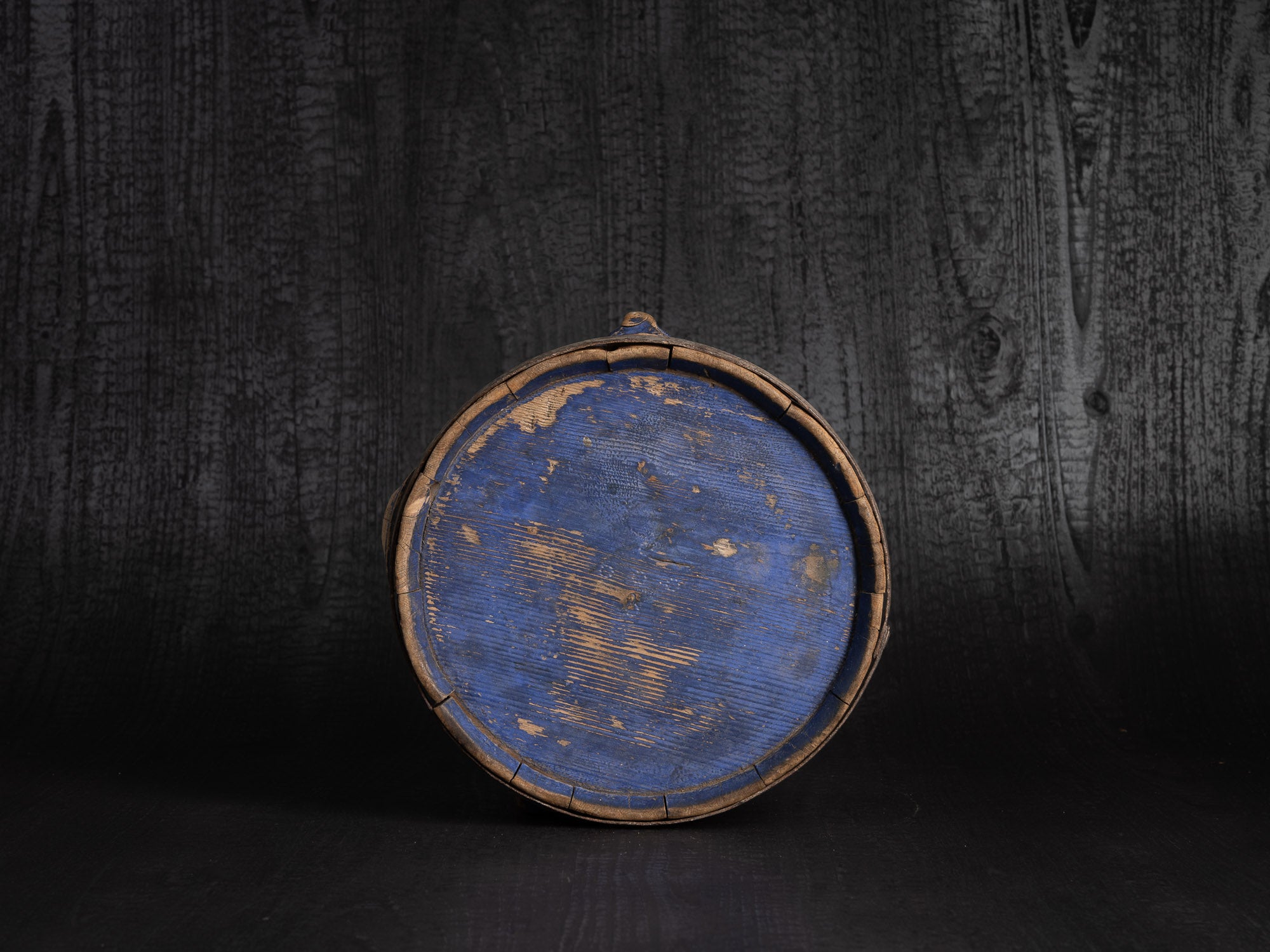 Lähker, remarquable gourde tonnelet en bois, Estonie (XIXe siècle)..Lähker, remarkable wooden barrel-shaped gourd, Estonia (19th century)