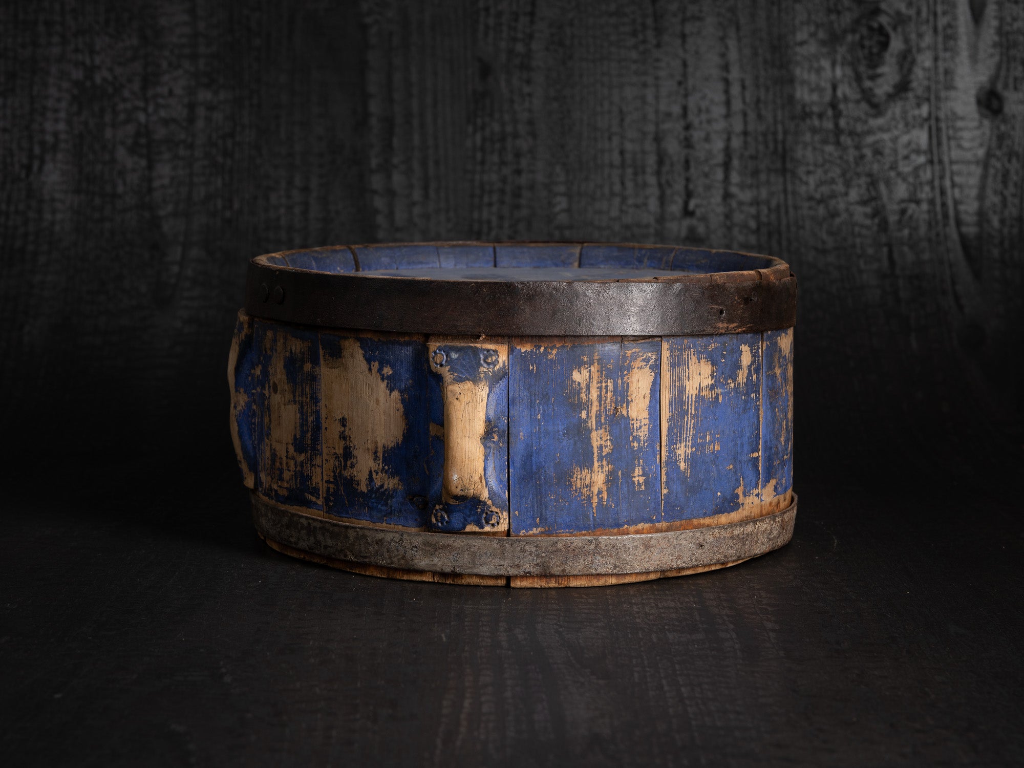 Lähker, remarquable gourde tonnelet en bois, Estonie (XIXe siècle)..Lähker, remarkable wooden barrel-shaped gourd, Estonia (19th century)