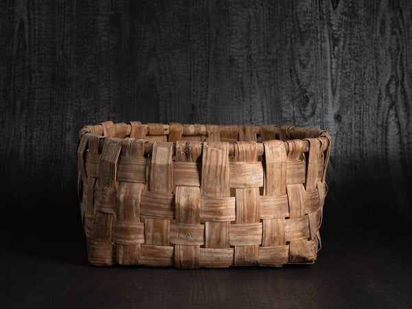 Laastukorv, remarquable panier en lattes de bouleau, Estonie (XVIIIe/XIXe siècle)..Laastukorv, remarkable basket made of birch slats, Estonia (18th/19th century)