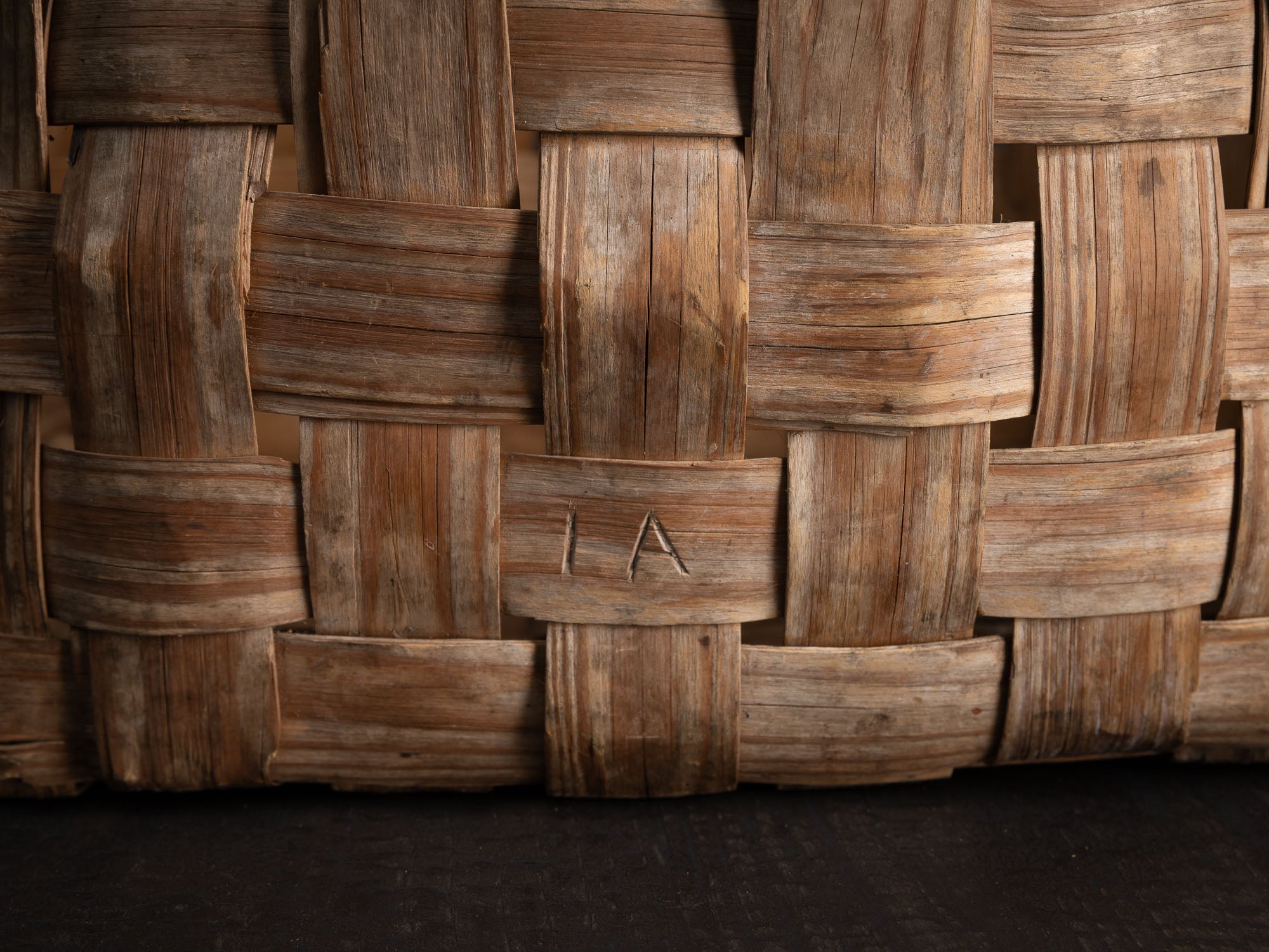 Laastukorv, remarquable panier en lattes de bouleau, Estonie (XVIIIe/XIXe siècle)..Laastukorv, remarkable basket made of birch slats, Estonia (18th/19th century)