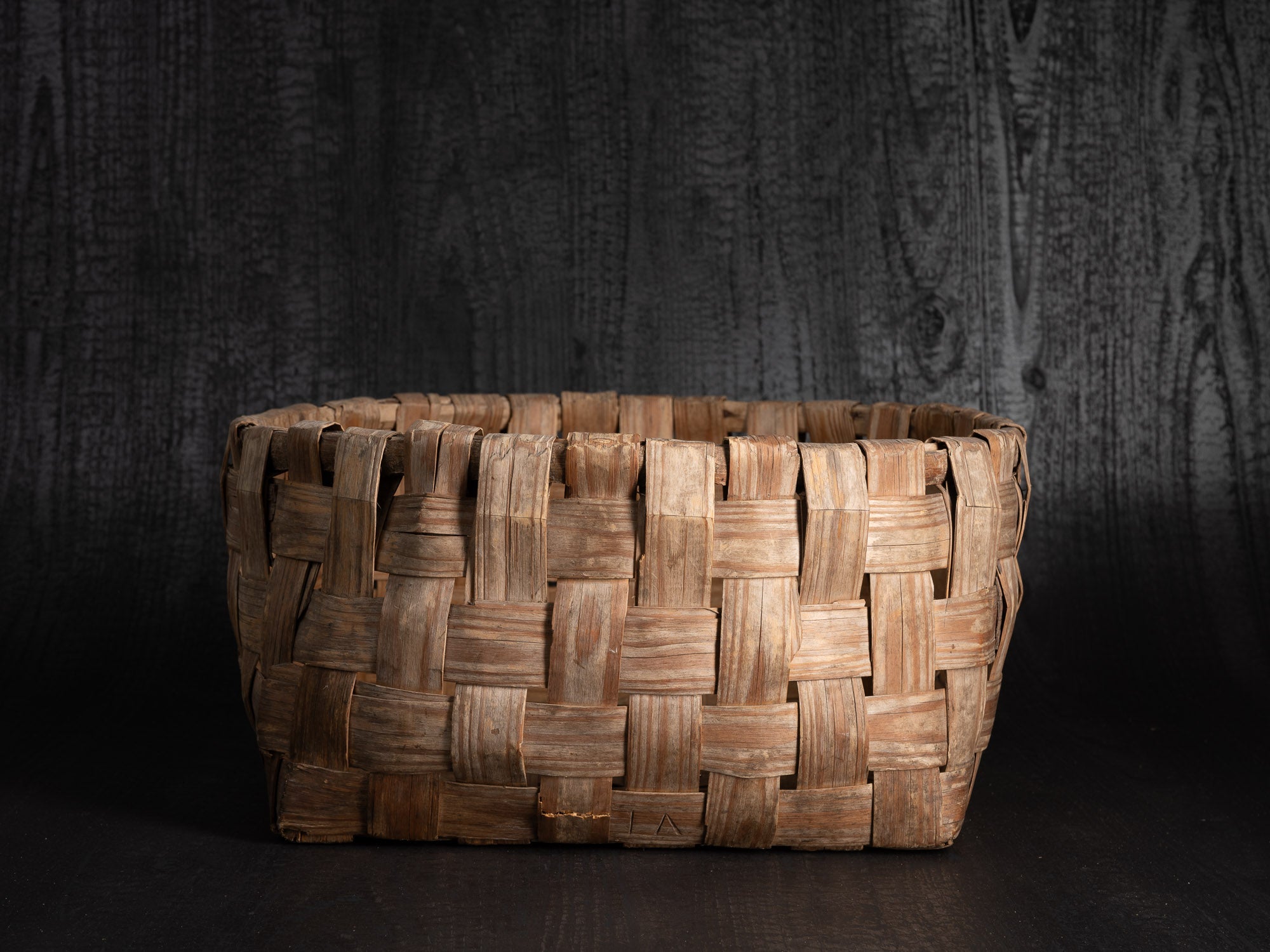 Laastukorv, remarquable panier en lattes de bouleau, Estonie (XVIIIe/XIXe siècle)..Laastukorv, remarkable basket made of birch slats, Estonia (18th/19th century)
