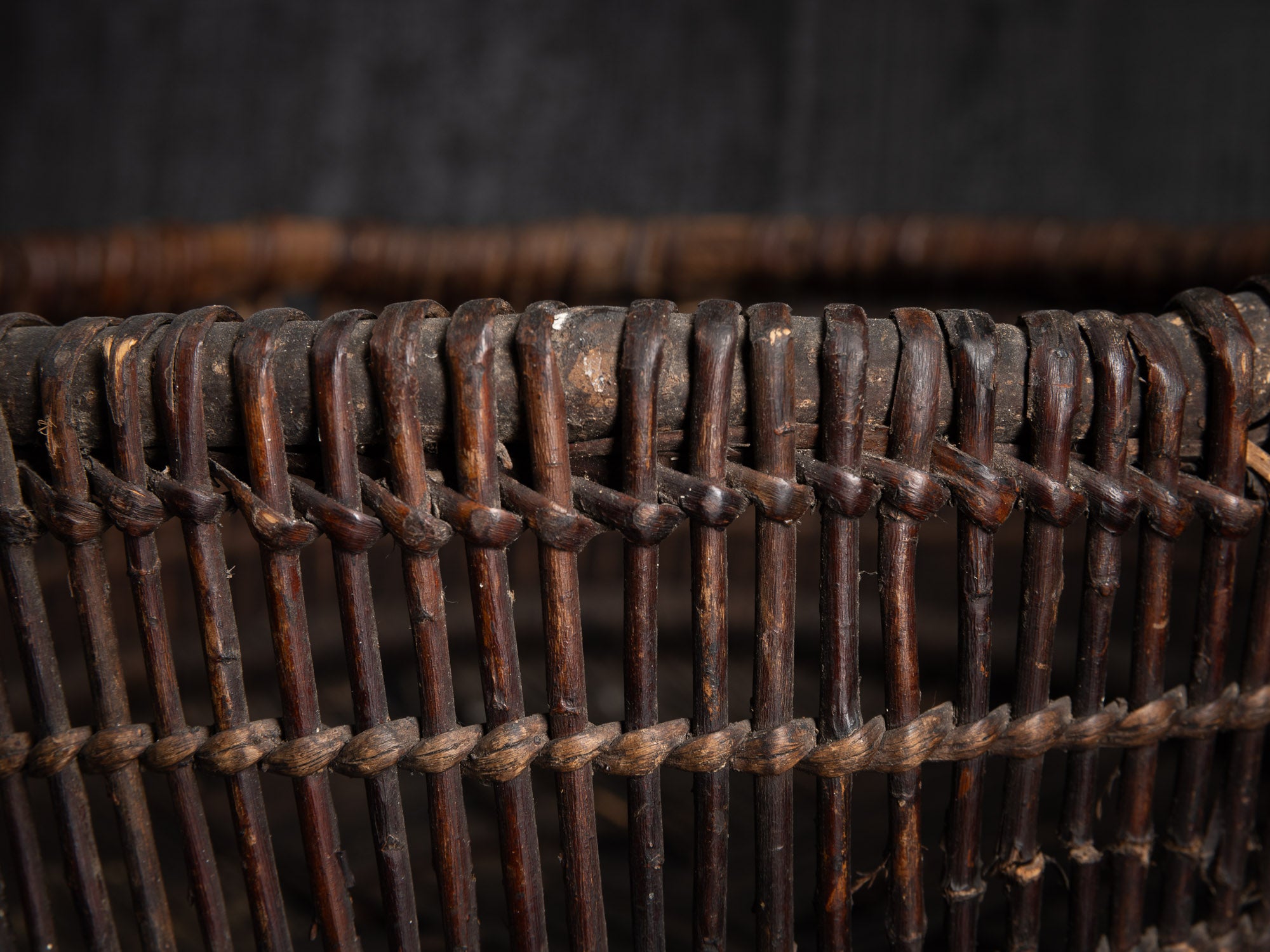 Sõim, panier clayette tressé en osier, Estonie (XIXe siècle)..Sõim, woven wicker harvest basket, Estonia (19th century)