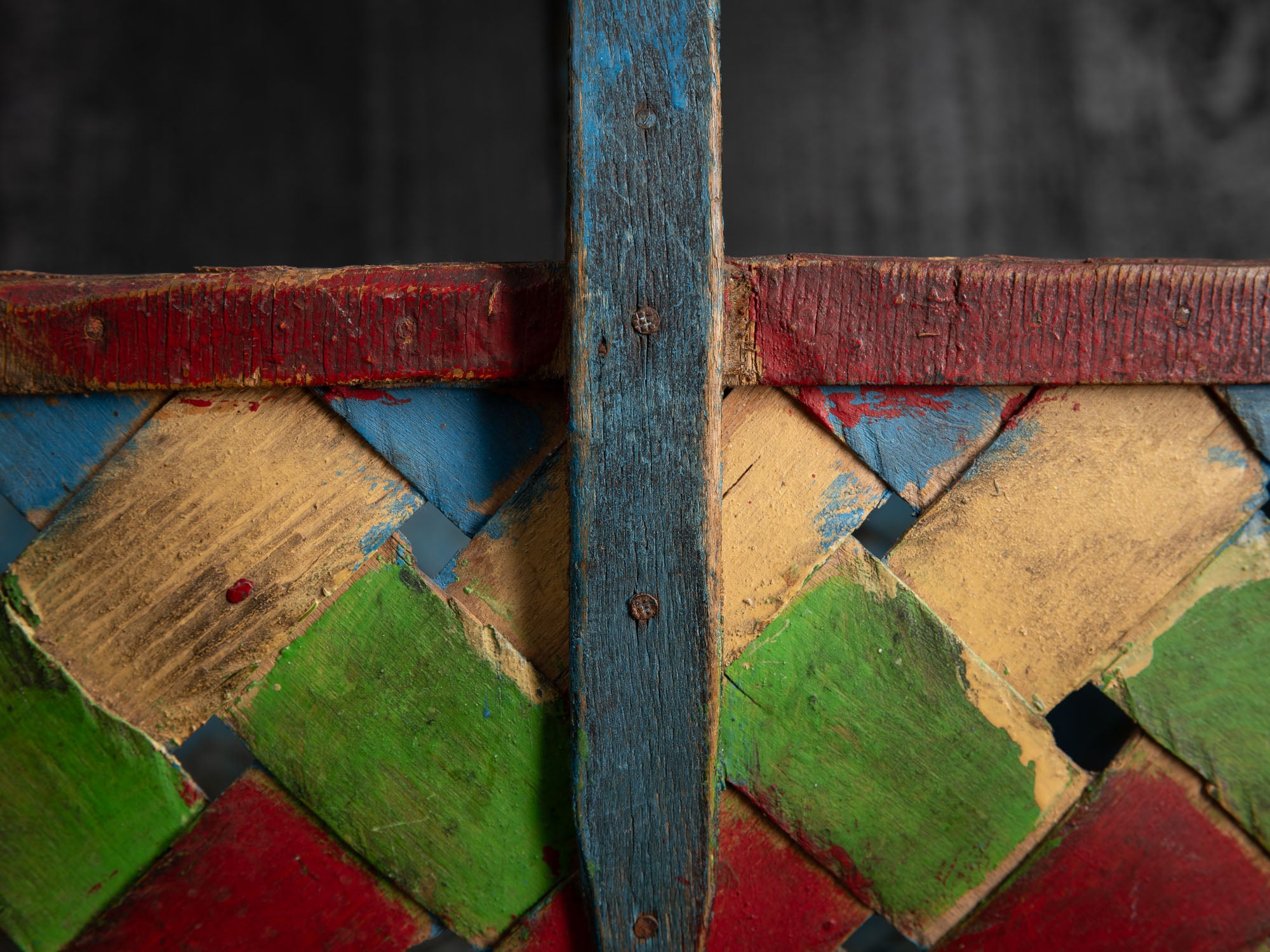 Käepidemega korv, panier ansé tressé en bouleau, Estonie (XIXe siècle)..Käepidemega korv, woven birch basket with handle, Estonia (19th century)