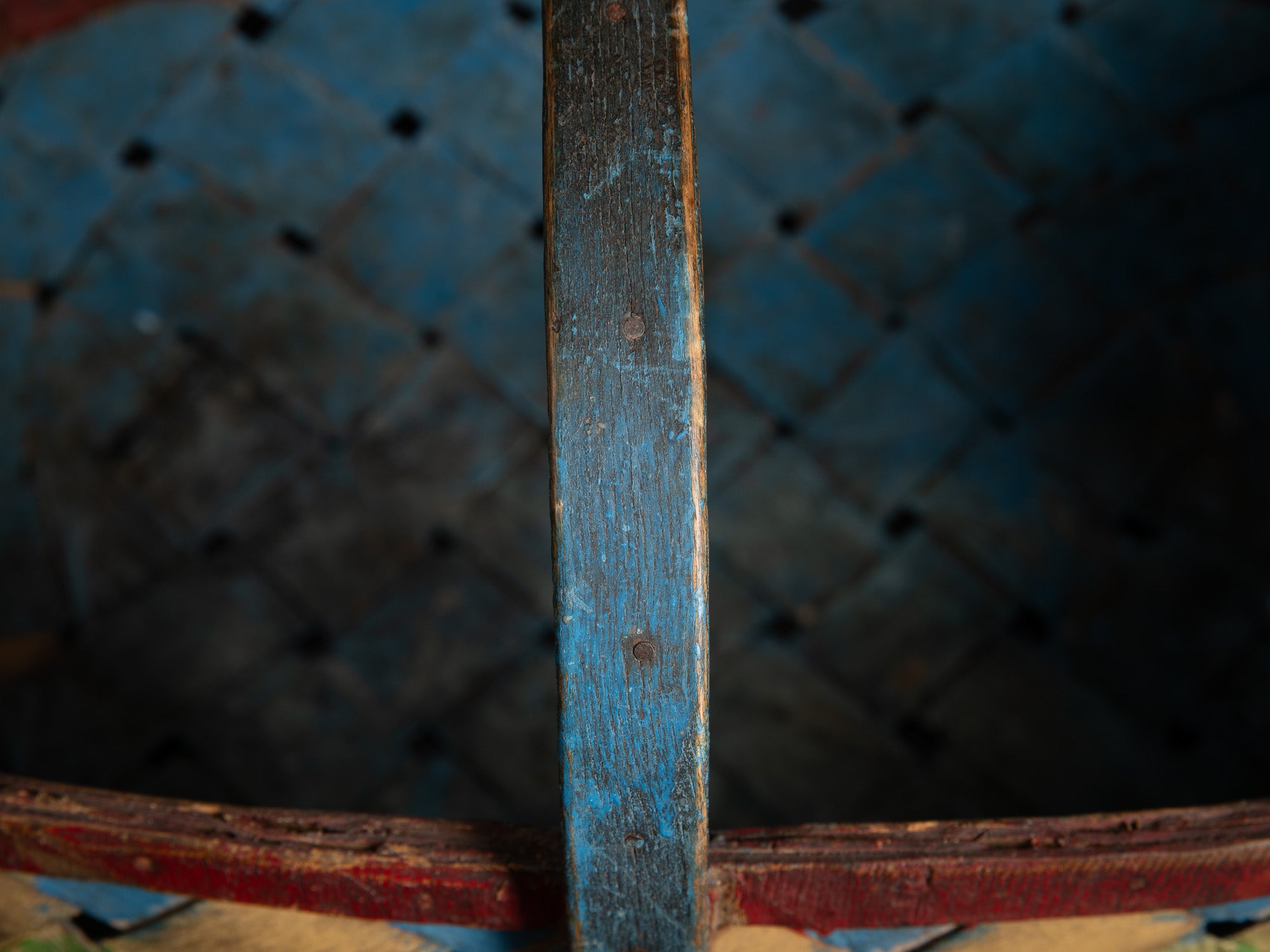 Käepidemega korv, panier ansé tressé en bouleau, Estonie (XIXe siècle)..Käepidemega korv, woven birch basket with handle, Estonia (19th century)