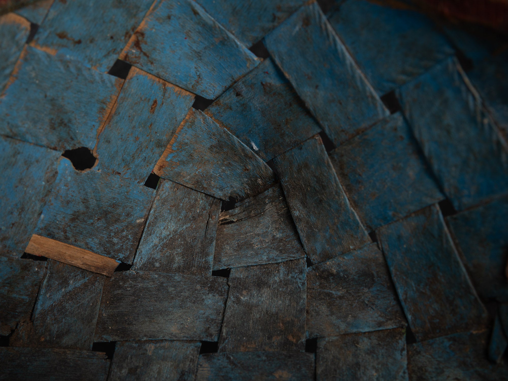 Käepidemega korv, panier ansé tressé en bouleau, Estonie (XIXe siècle)..Käepidemega korv, woven birch basket with handle, Estonia (19th century)
