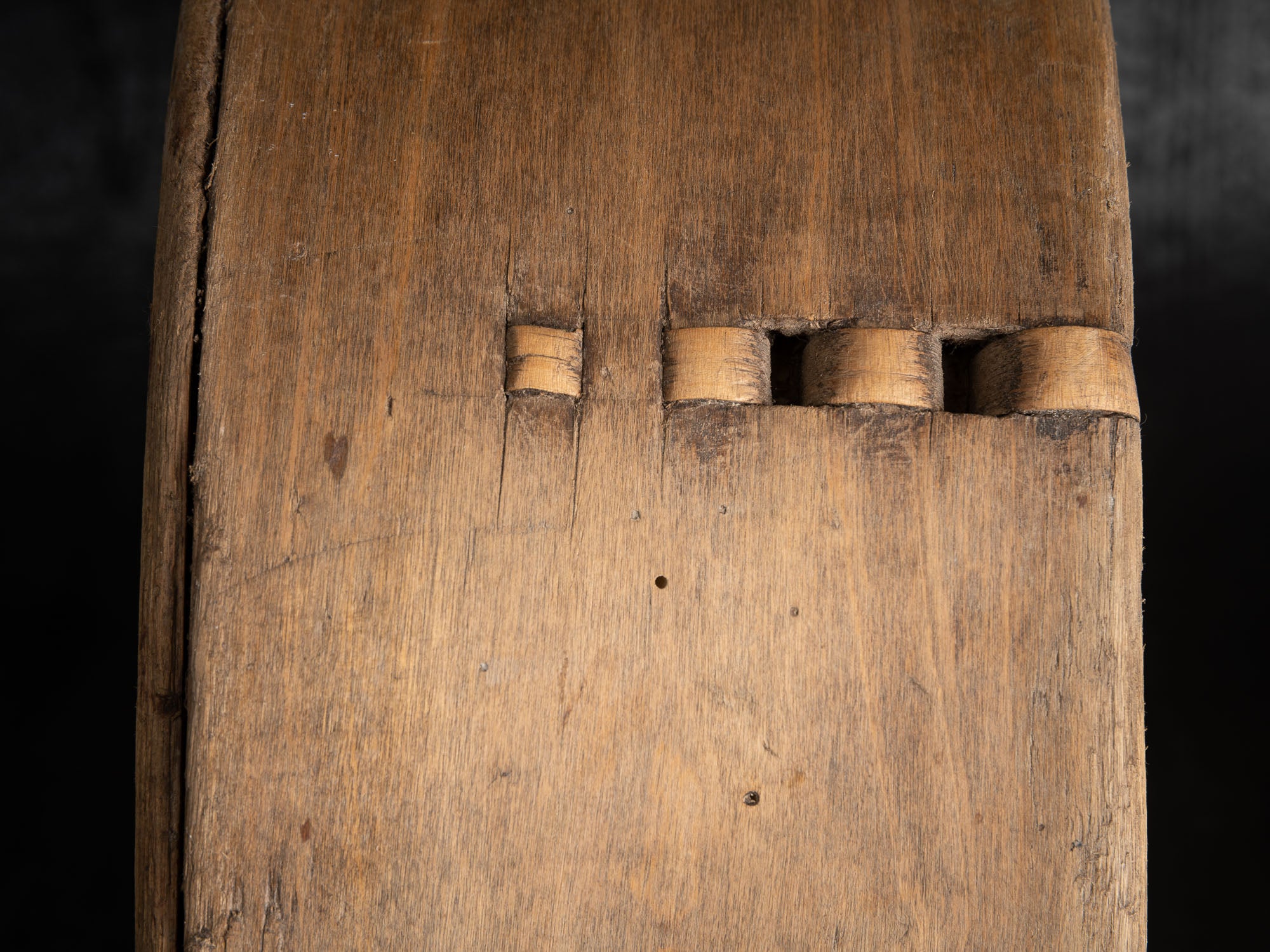 Külimit, semoir à grain en bois courbé, Estonie (fin du XVIIIe)..Külimit, curved wooden grain drill, Estonia (late 18th century)