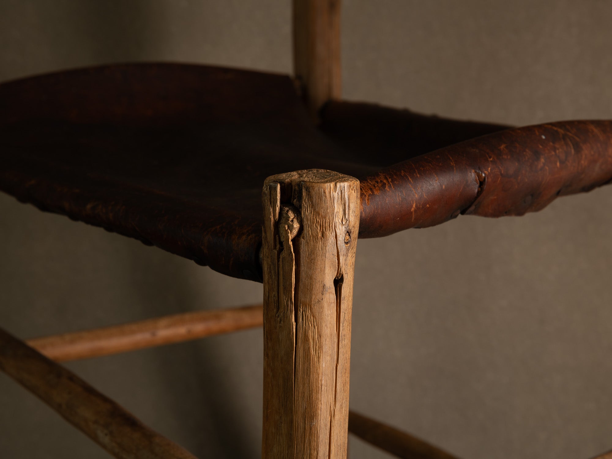 Rare chaise, art paysan vernaculaire, Suède (Fin du XVIIIe siècle)..Rare Chair, vernacular peasant art, Sweden (Late 18th century)