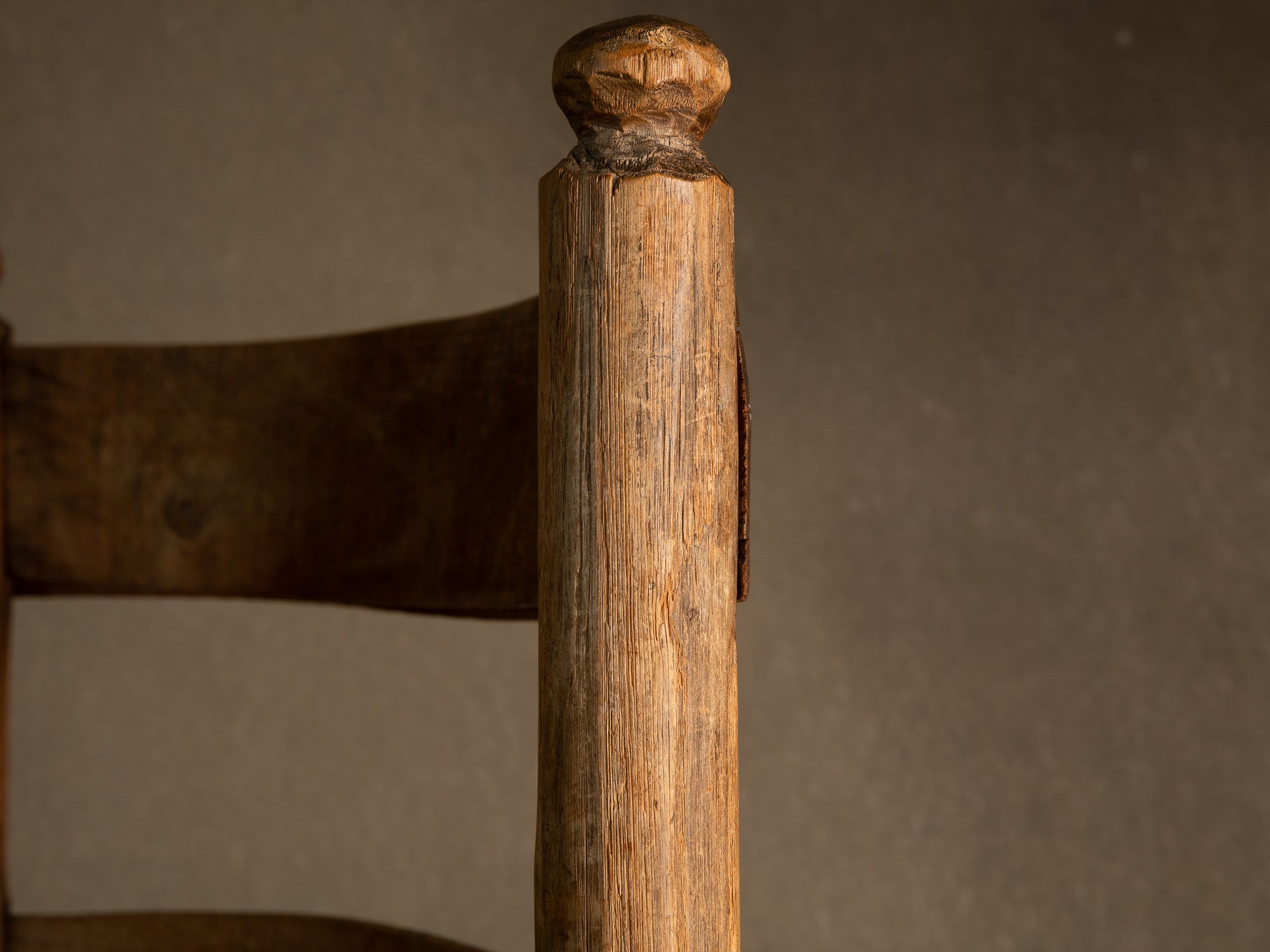 Rare chaise, art paysan vernaculaire, Suède (Fin du XVIIIe siècle)..Rare Chair, vernacular peasant art, Sweden (Late 18th century)