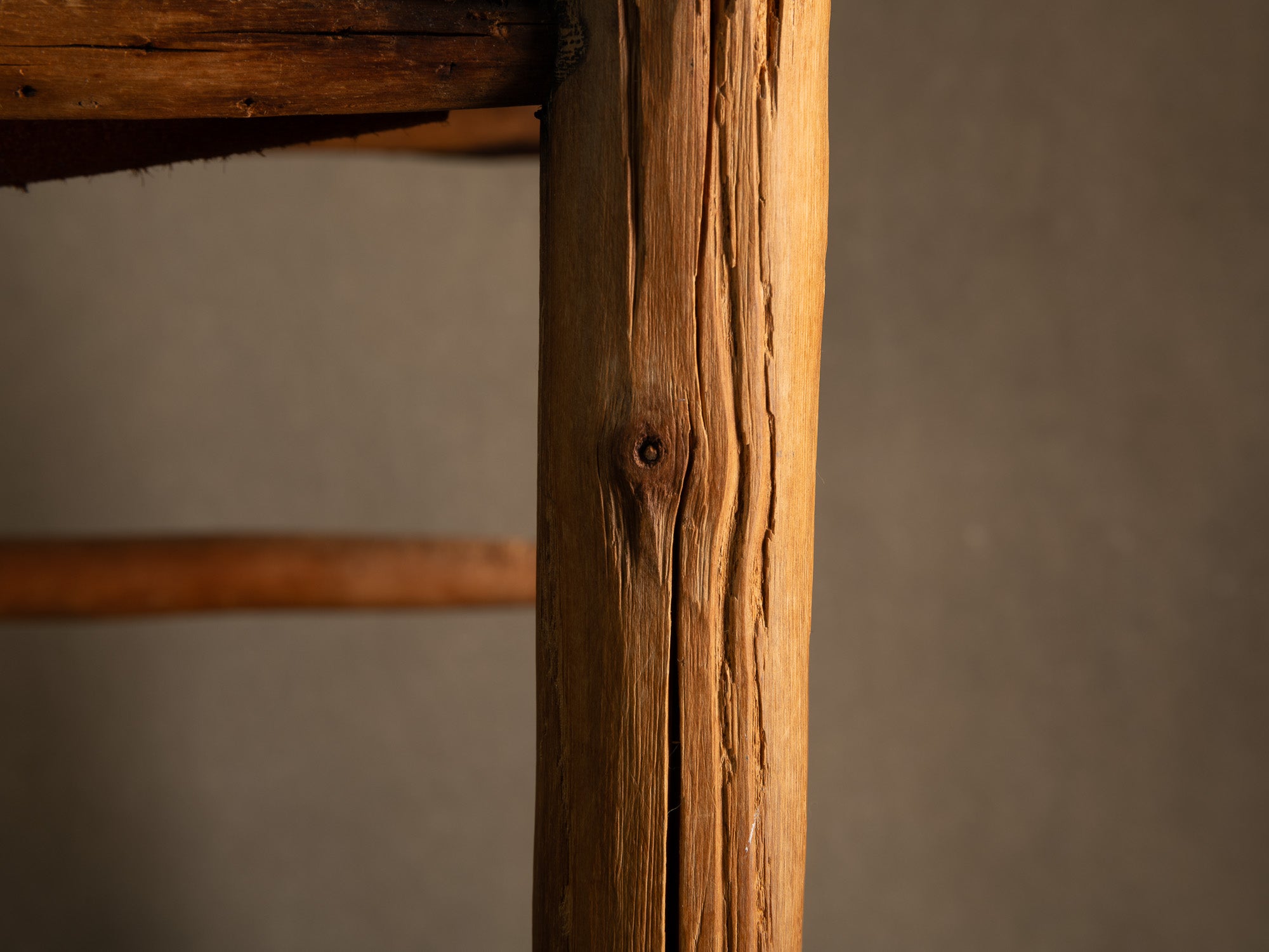 Rare chaise, art paysan vernaculaire, Suède (Fin du XVIIIe siècle)..Rare Chair, vernacular peasant art, Sweden (Late 18th century)