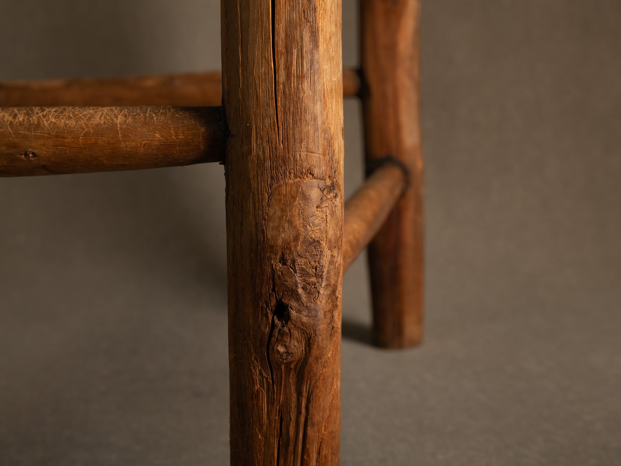 Rare chaise, art paysan vernaculaire, Suède (Fin du XVIIIe siècle)..Rare Chair, vernacular peasant art, Sweden (Late 18th century)