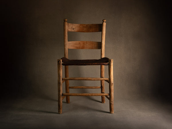 Rare chaise, art paysan vernaculaire, Suède (Fin du XVIIIe siècle)..Rare Chair, vernacular peasant art, Sweden (Late 18th century)
