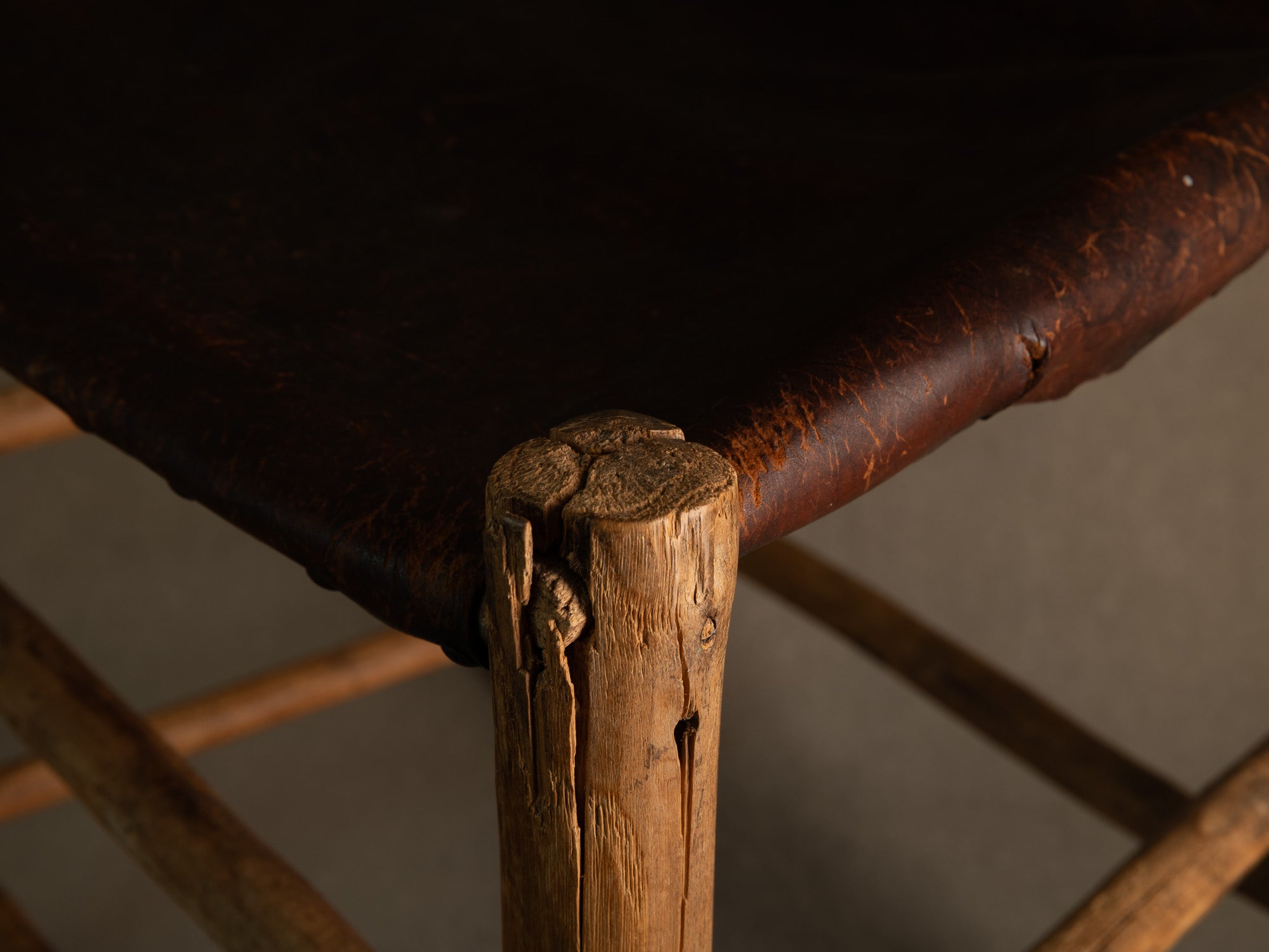 Rare chaise, art paysan vernaculaire, Suède (Fin du XVIIIe siècle)..Rare Chair, vernacular peasant art, Sweden (Late 18th century)