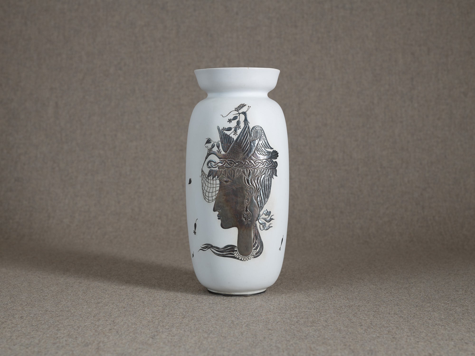 Ensemble de deux vases "Grazia" de Stig Lindberg pour Gustavsberg, Suède (design 1946)..Set of two Grazia Vases by Stig Lindberg for Gustavsberg, Sweden (designed in 1946)