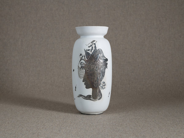 Vases "Grazia" Model 220 de Stig Lindberg pour Gustavsberg, Suède (design 1946)..Vase Model Grazia 220 by Stig Lindberg for Gustavsberg, Sweden (designed in 1946)