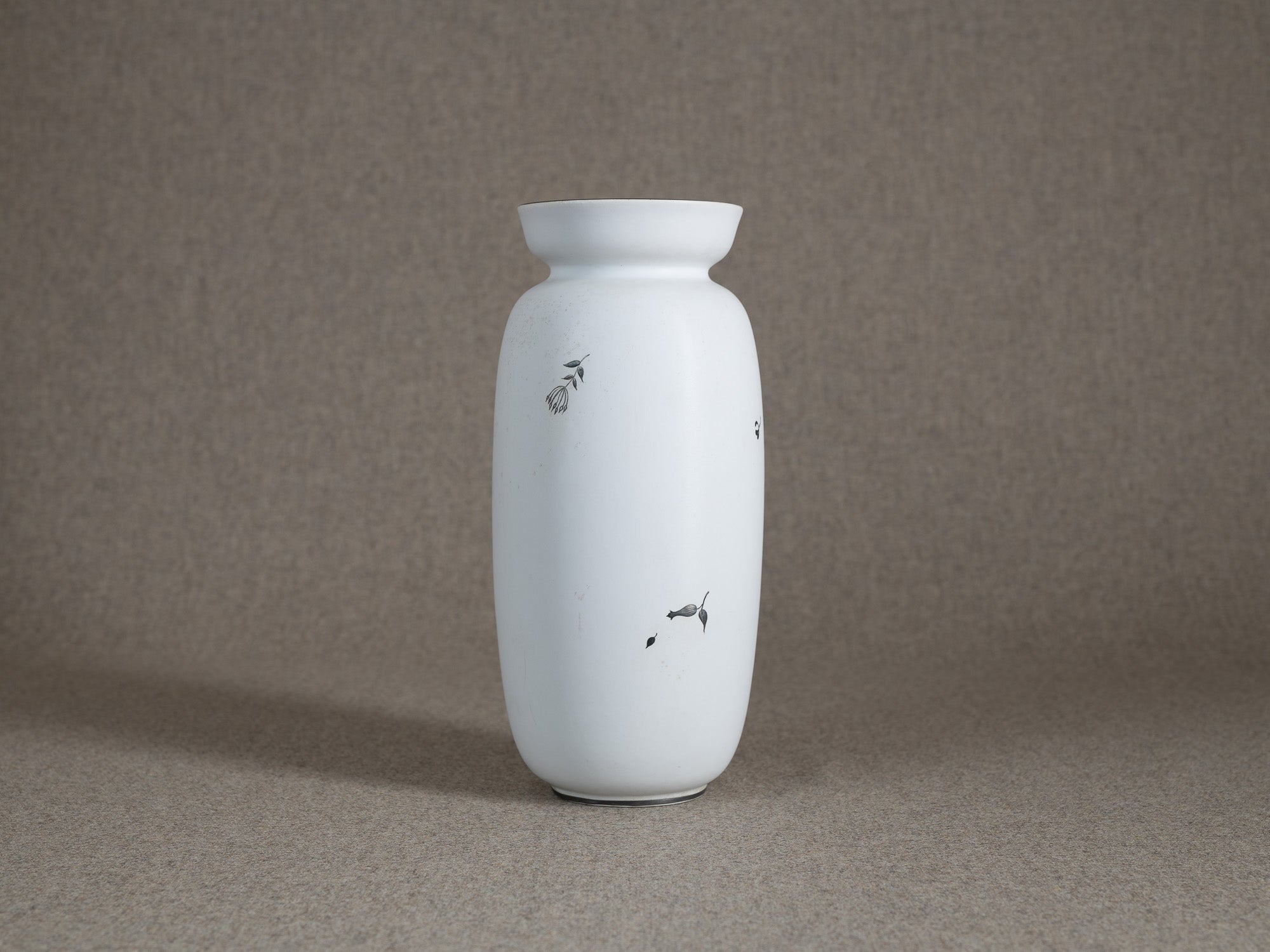 Ensemble de deux vases "Grazia" de Stig Lindberg pour Gustavsberg, Suède (design 1946)..Set of two Grazia Vases by Stig Lindberg for Gustavsberg, Sweden (designed in 1946)