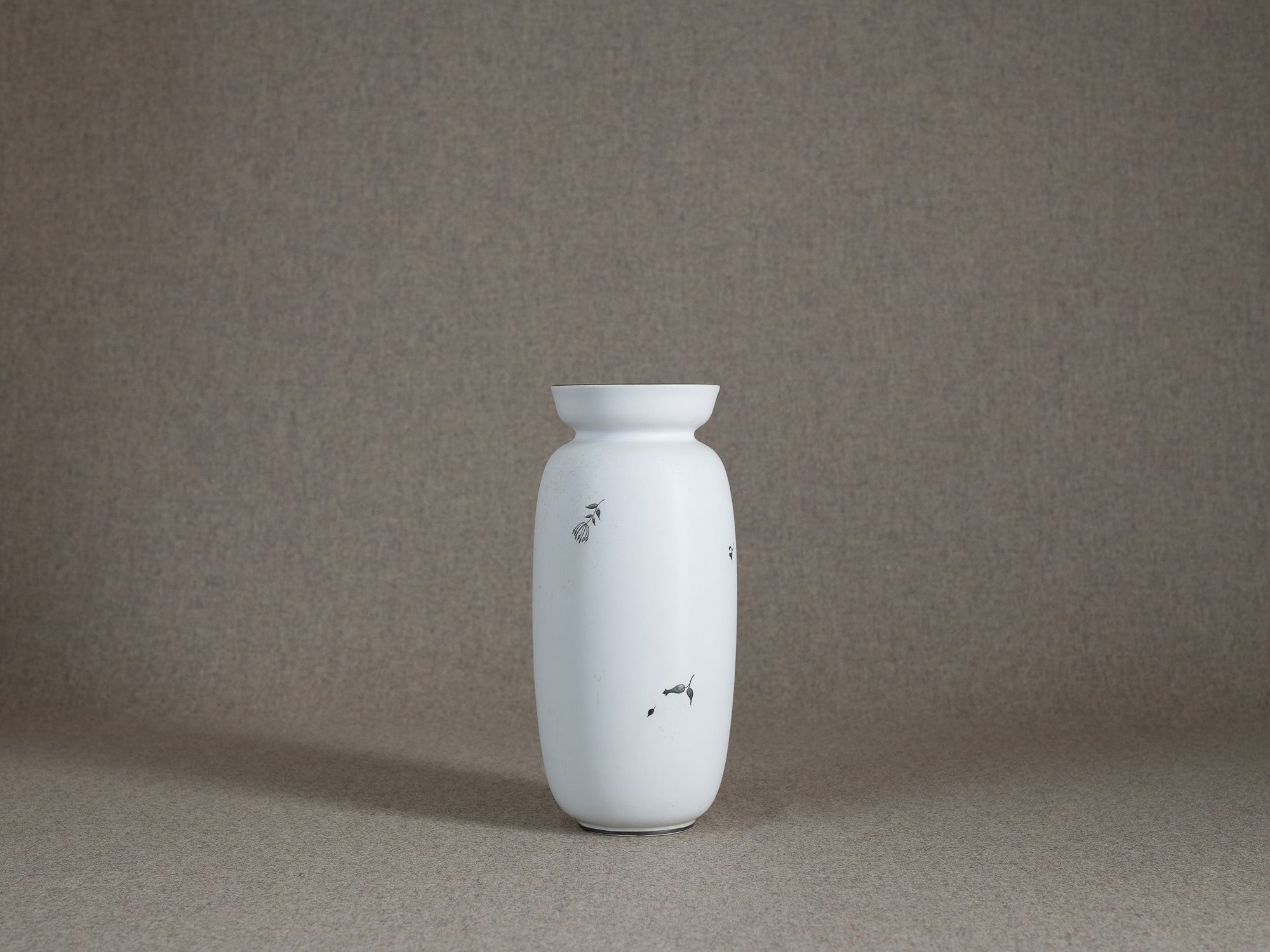 Ensemble de deux vases "Grazia" de Stig Lindberg pour Gustavsberg, Suède (design 1946)..Set of two Grazia Vases by Stig Lindberg for Gustavsberg, Sweden (designed in 1946)