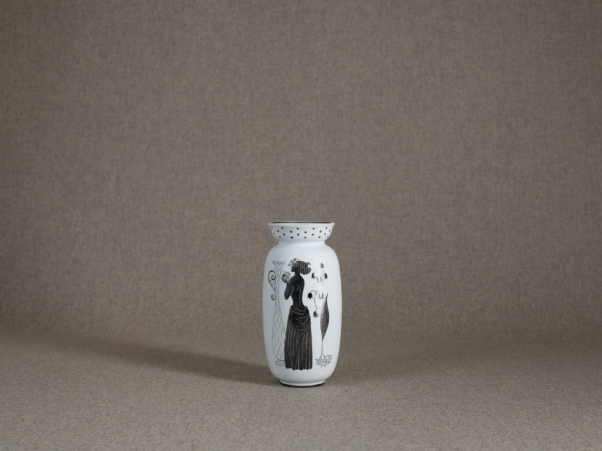 Ensemble de deux vases "Grazia" de Stig Lindberg pour Gustavsberg, Suède (design 1946)..Set of two Grazia Vases by Stig Lindberg for Gustavsberg, Sweden (designed in 1946)