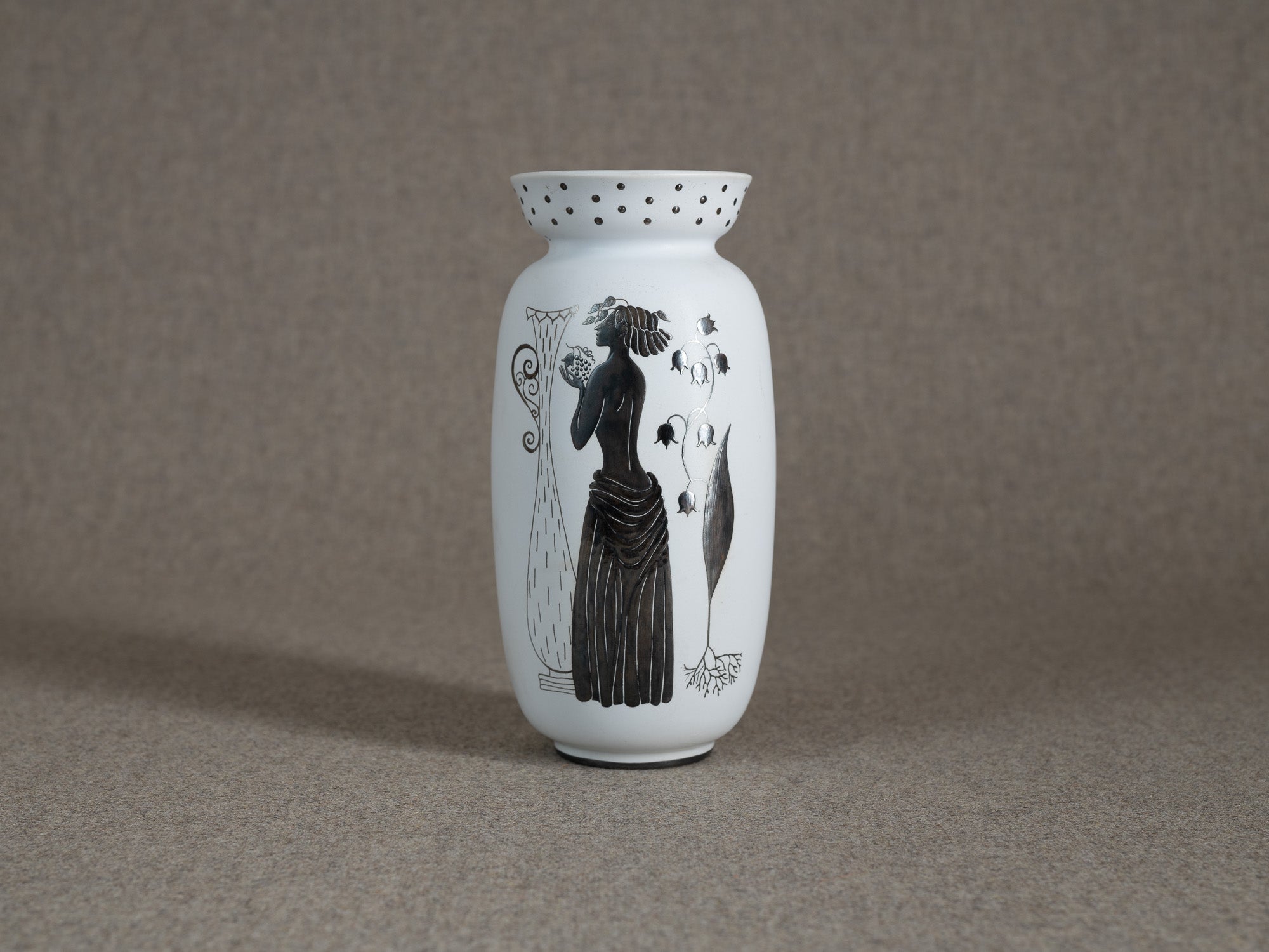 Ensemble de deux vases "Grazia" de Stig Lindberg pour Gustavsberg, Suède (design 1946)..Set of two Grazia Vases by Stig Lindberg for Gustavsberg, Sweden (designed in 1946)