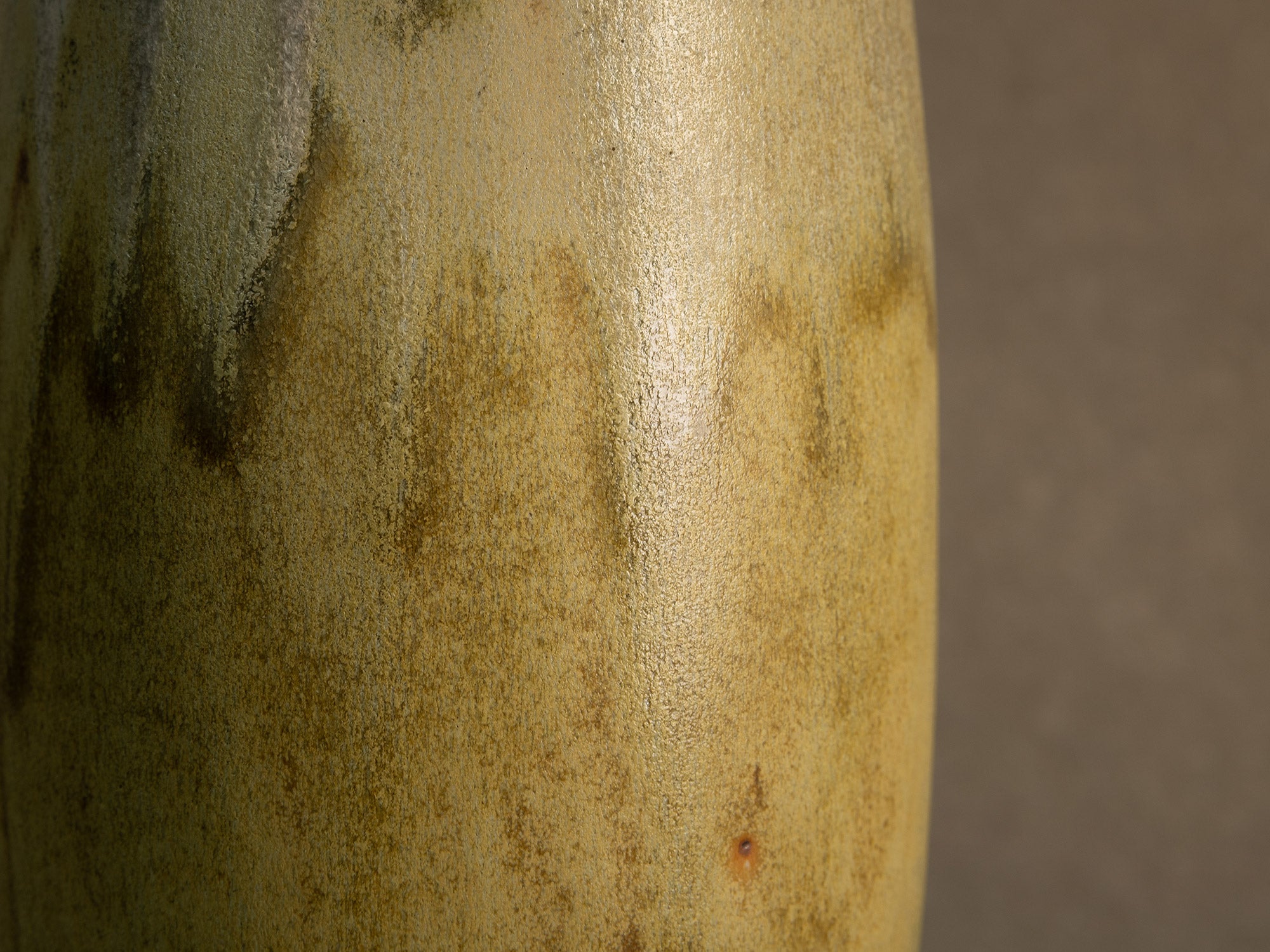 Vase‑bouteille en grès émaillé par Jean Cacheleux à Saint Amand en Puisaye, France (vers 1985)..Glazed stoneware vase by Jean Cacheleux à Saint Amand en Puisaye, France (circa 1985)