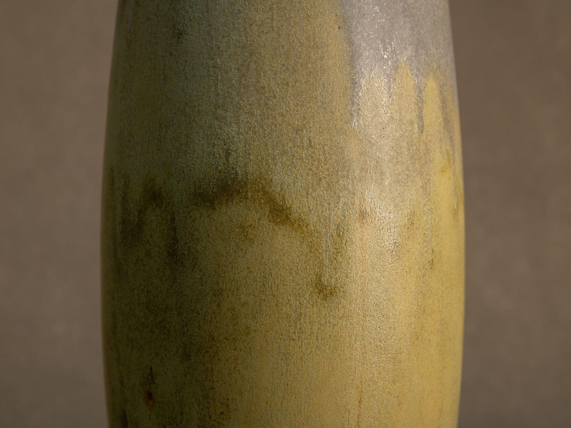 Vase‑bouteille en grès émaillé par Jean Cacheleux à Saint Amand en Puisaye, France (vers 1985)..Glazed stoneware vase by Jean Cacheleux à Saint Amand en Puisaye, France (circa 1985)