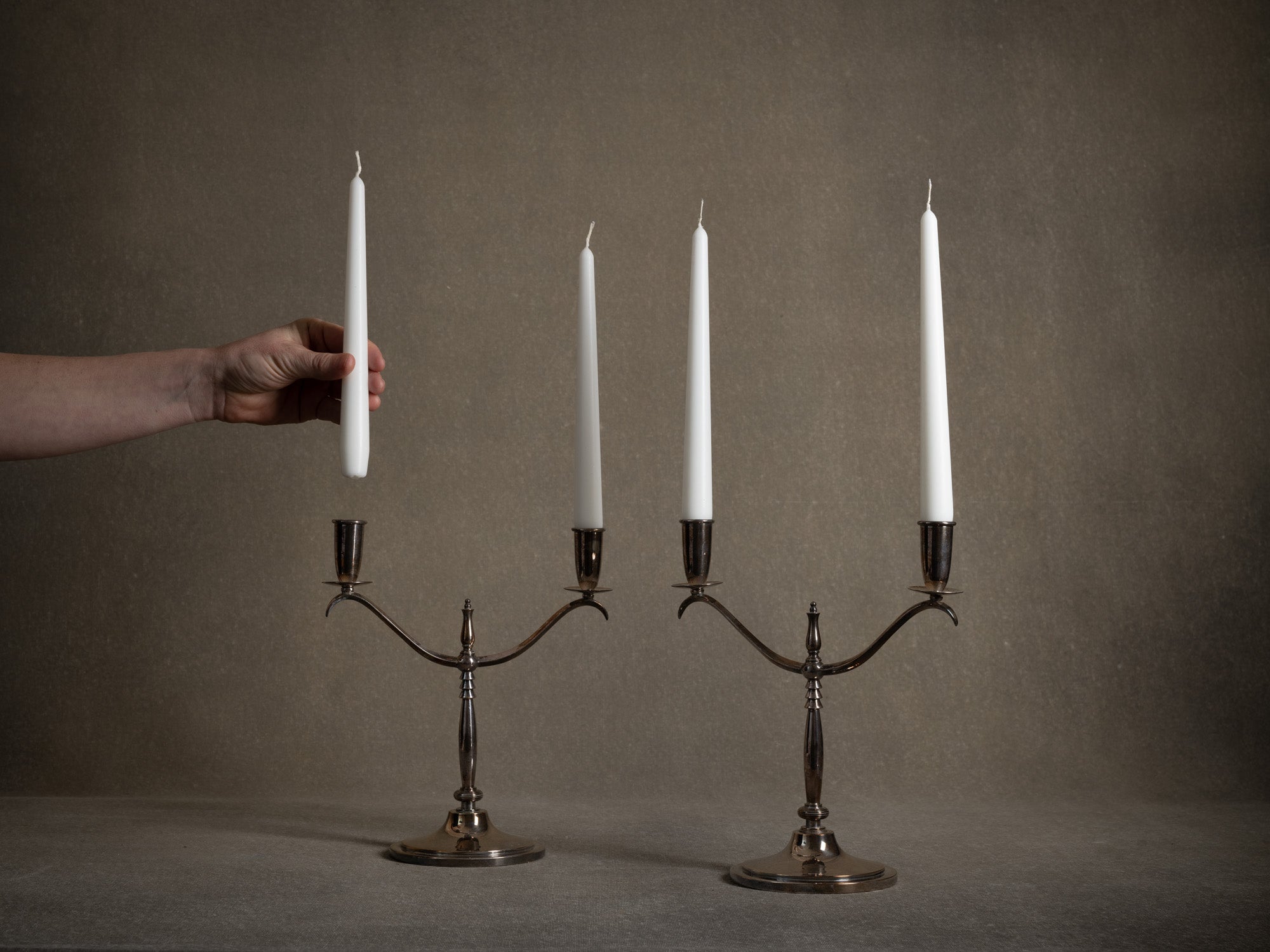 Paire de chandeliers "grâce suédoise" Elis Bergh pour C.G. Hallberg, Suède (années 1920)..Set of 2 "swedish grace" candle holders /candelabras by C.G. Hallberg, Sweden (1920's)