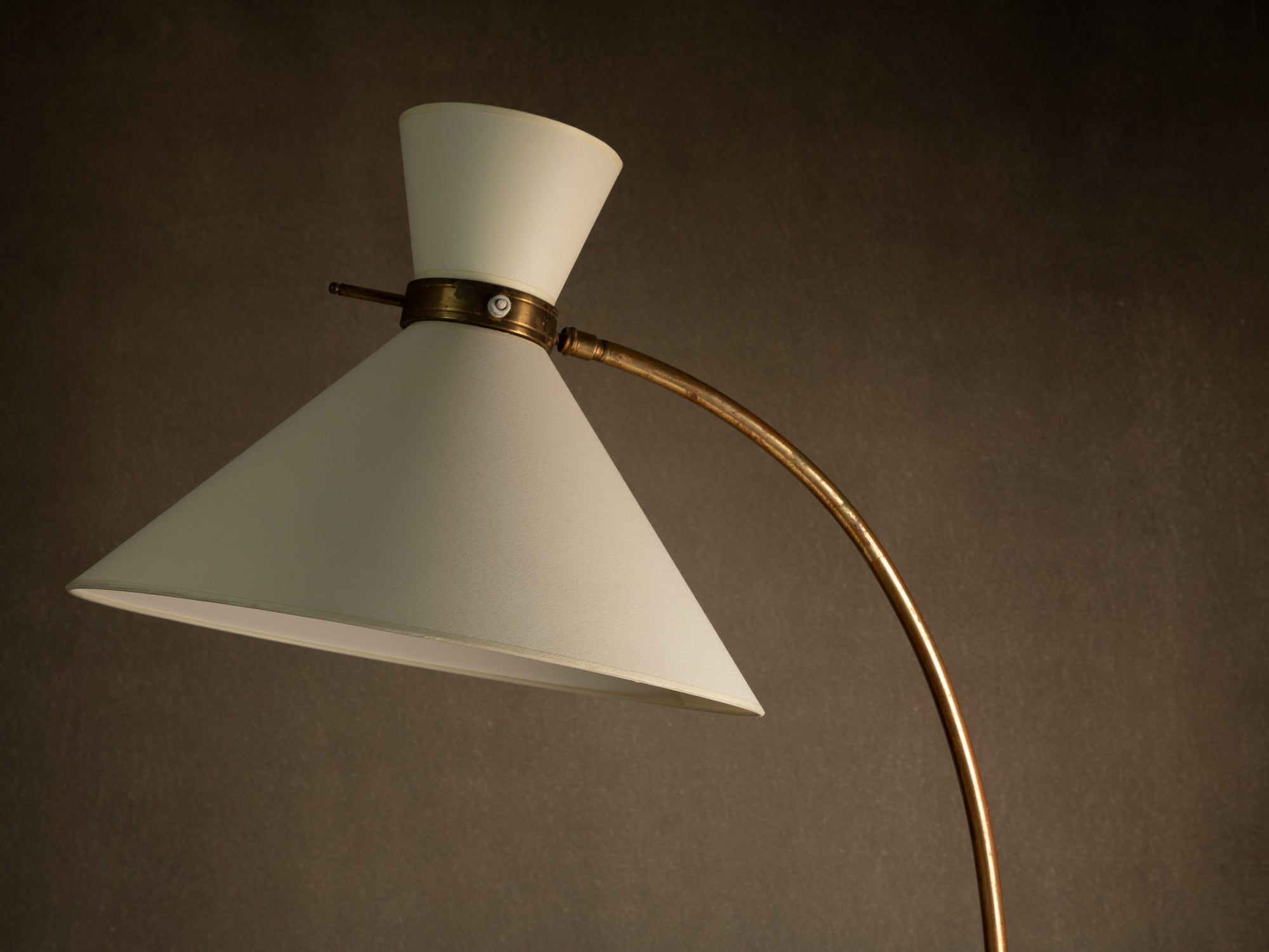 Grand lampadaire moderniste par Stablet, France (vers 1930-50)..Modernist Stablet floor lamp, France (circa 1930-50)