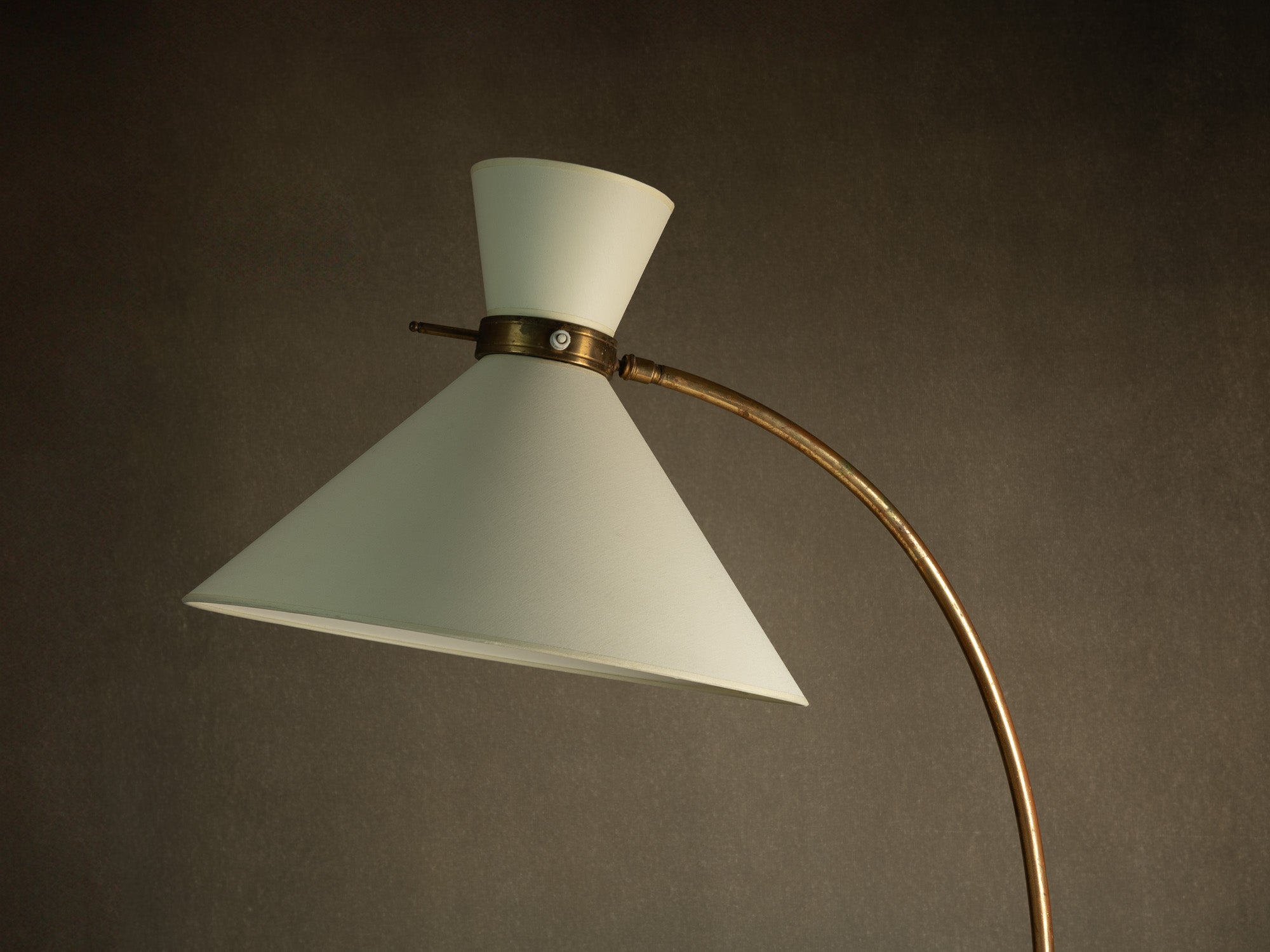 Grand lampadaire moderniste par Stablet, France (vers 1930-50)..Modernist Stablet floor lamp, France (circa 1930-50)