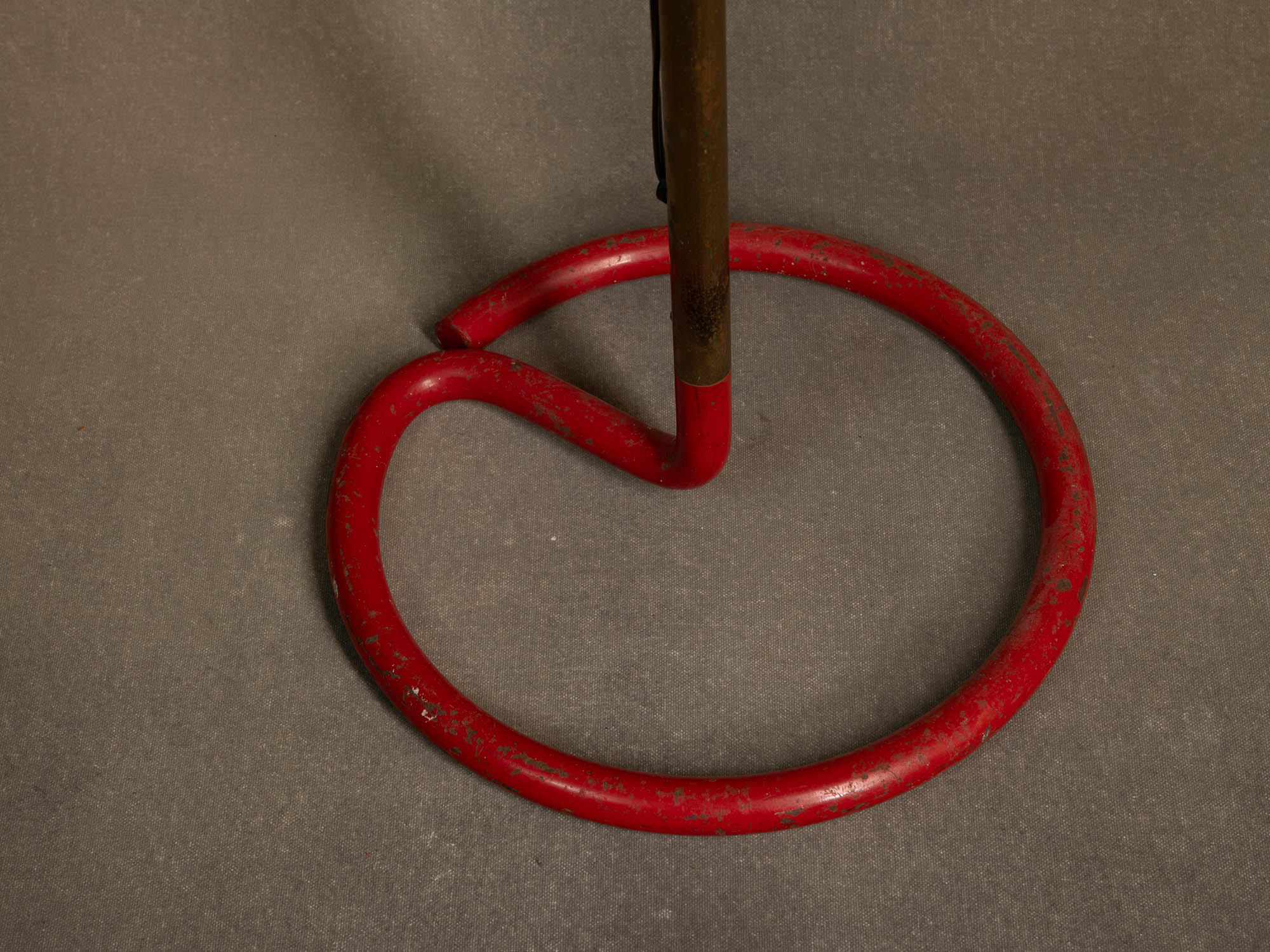 Grand lampadaire moderniste par Stablet, France (vers 1930-50)..Modernist Stablet floor lamp, France (circa 1930-50)