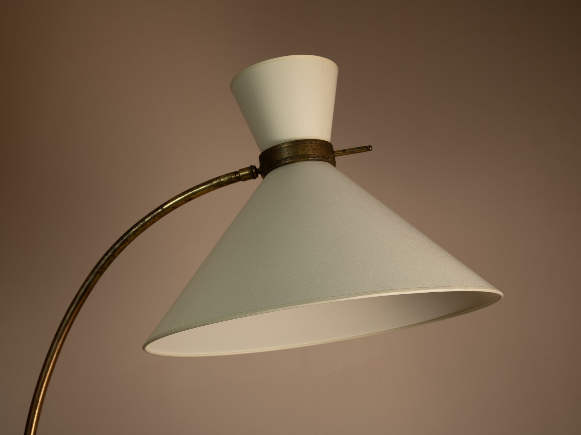Grand lampadaire moderniste par Stablet, France (vers 1930-50)..Modernist Stablet floor lamp, France (circa 1930-50)