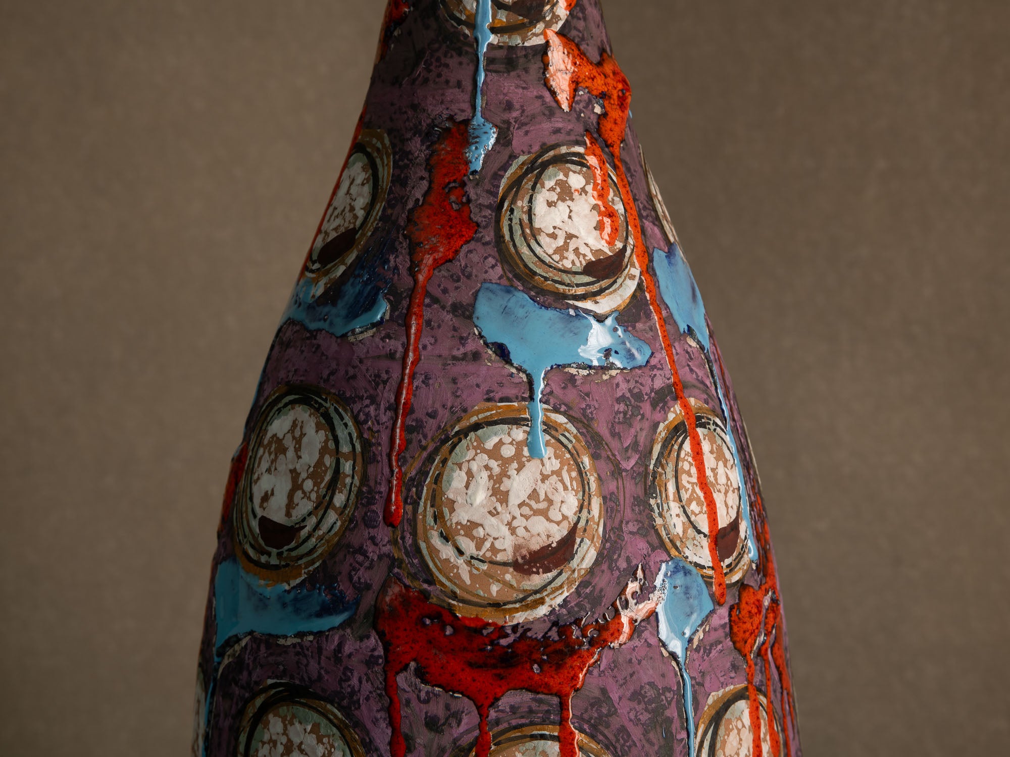 Lampe en faïence italienne à décor informel, Att. Raymor, Italie (vers 1958-65)..Italian earthenware lamp with informal glaze decoration in Raymor style (att.), Italy (circa 1958-65)