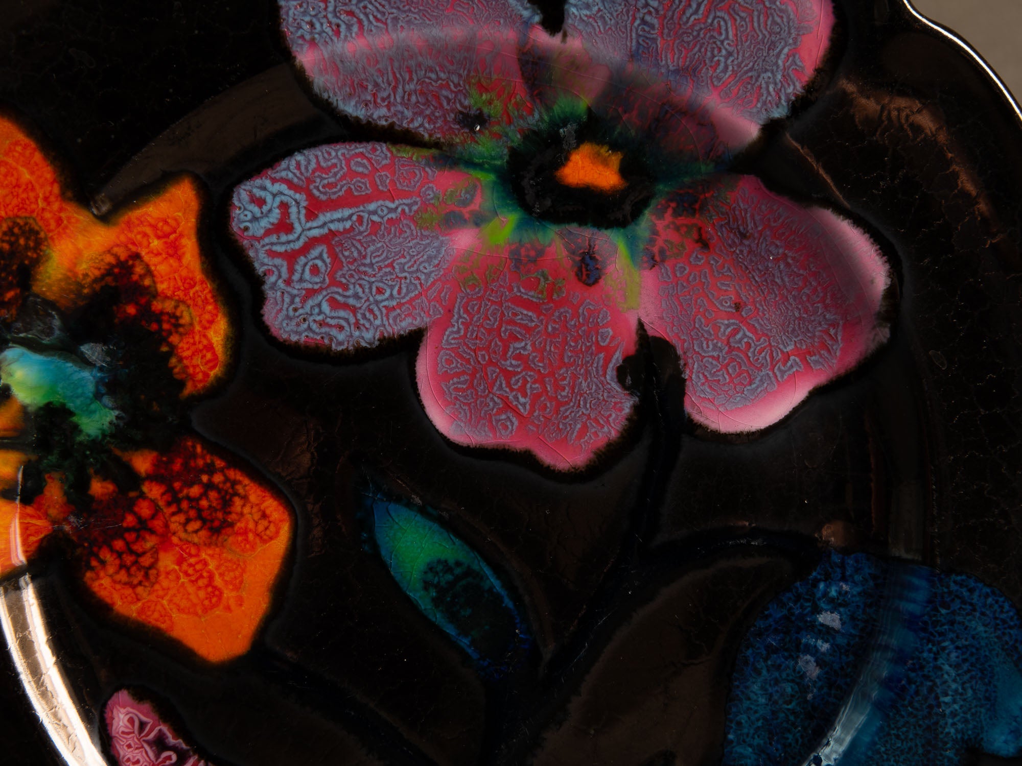 Important service en faïence de l'Atelier Paul Ricard de l'île de Bendor, France (vers 1955)..Important earthenware service from the Paul Ricard workshop on the island of Bendor, France (circa 1955)