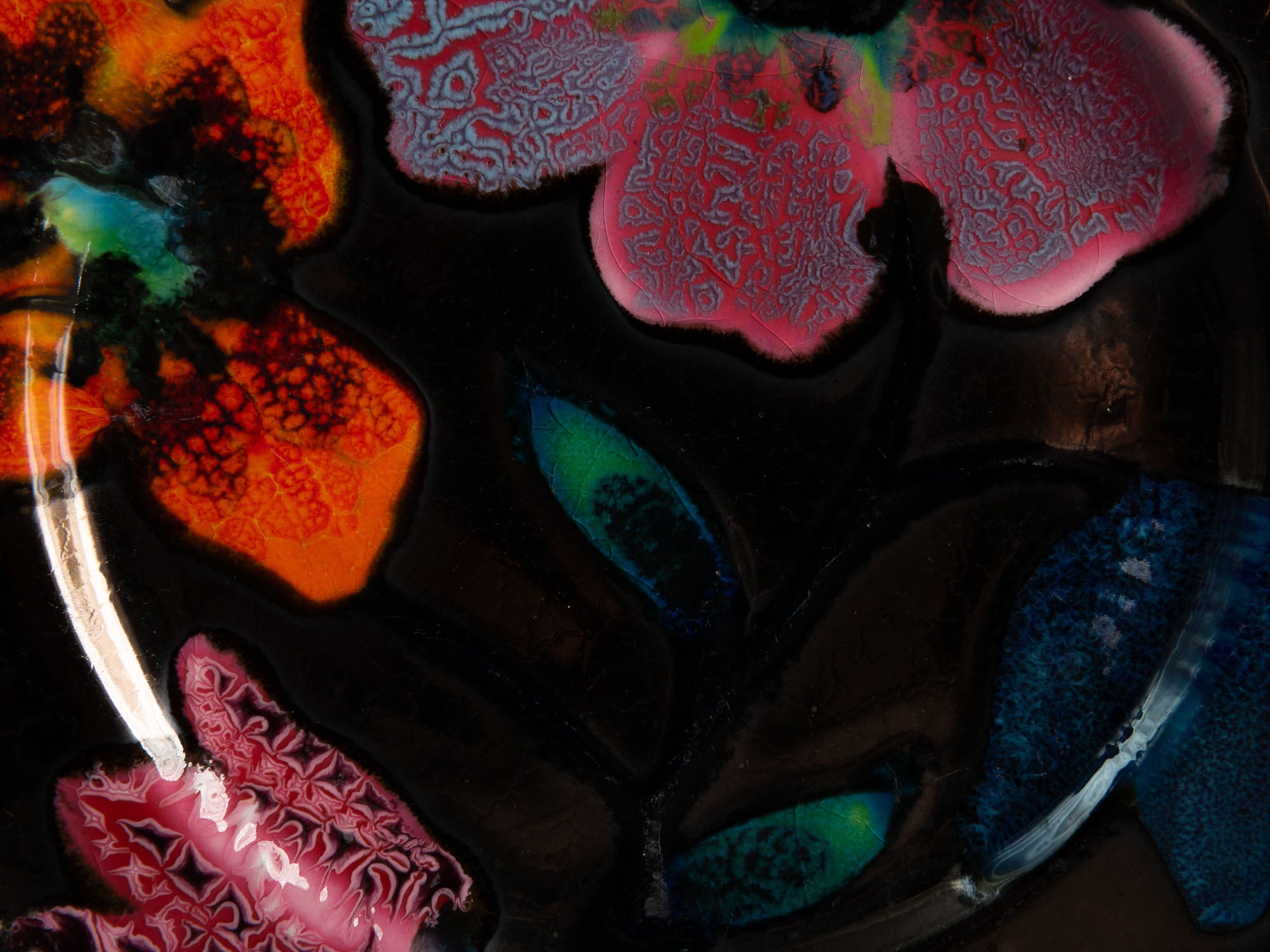 Important service en faïence de l'Atelier Paul Ricard de l'île de Bendor, France (vers 1955)..Important earthenware service from the Paul Ricard workshop on the island of Bendor, France (circa 1955)