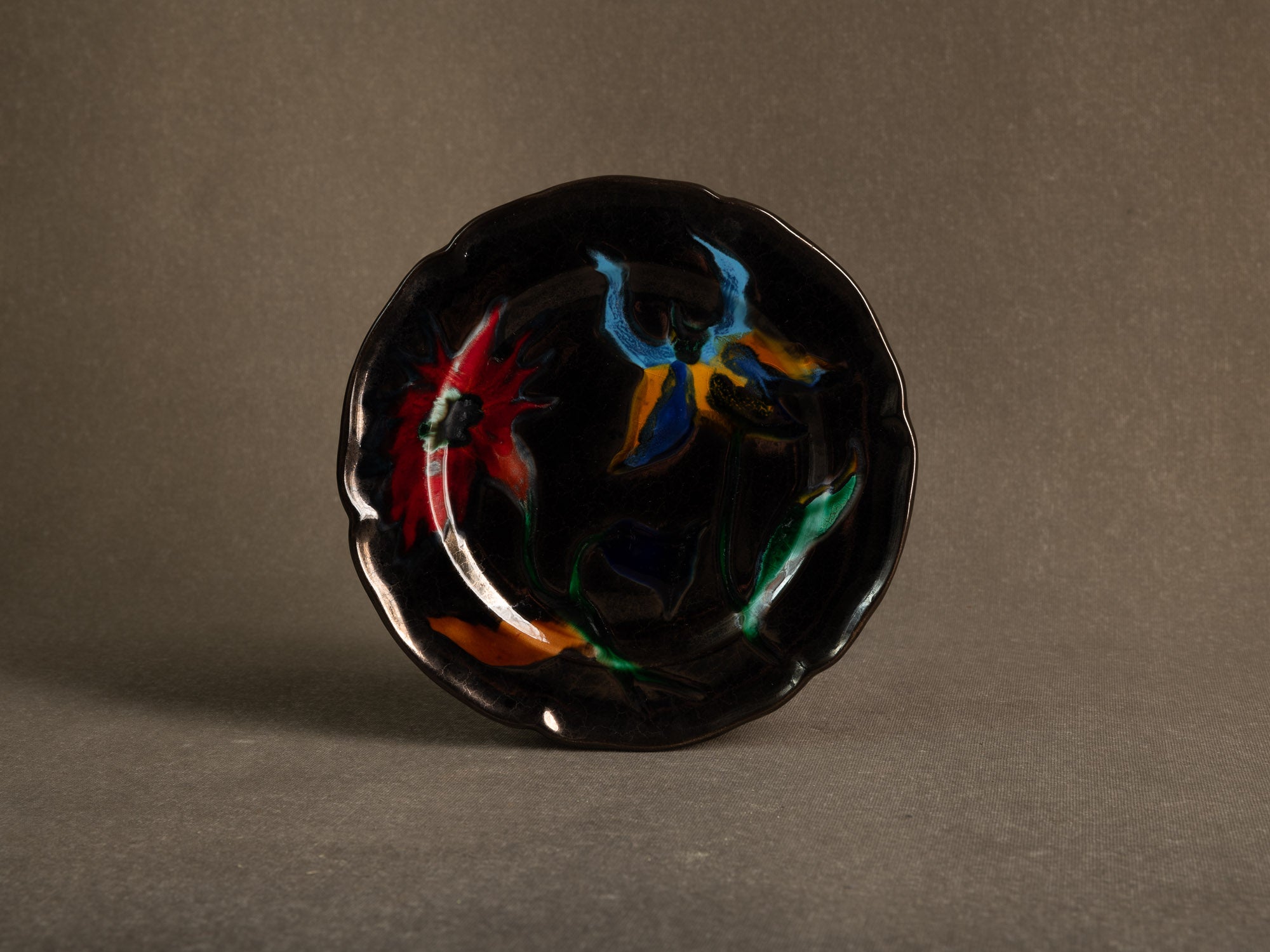 Important service en faïence de l'Atelier Paul Ricard de l'île de Bendor, France (vers 1955)..Important earthenware service from the Paul Ricard workshop on the island of Bendor, France (circa 1955)