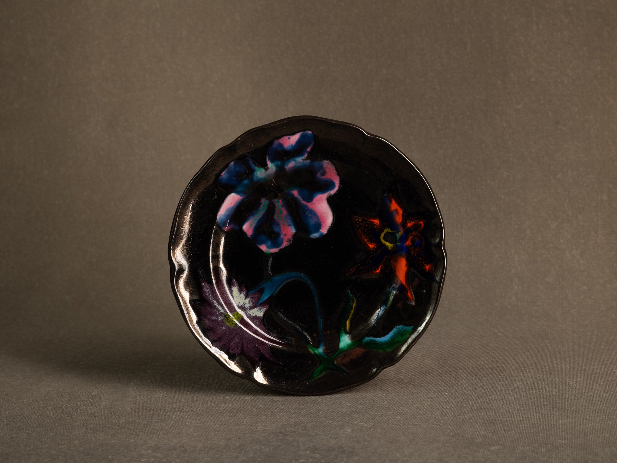 Important service en faïence de l'Atelier Paul Ricard de l'île de Bendor, France (vers 1955)..Important earthenware service from the Paul Ricard workshop on the island of Bendor, France (circa 1955)