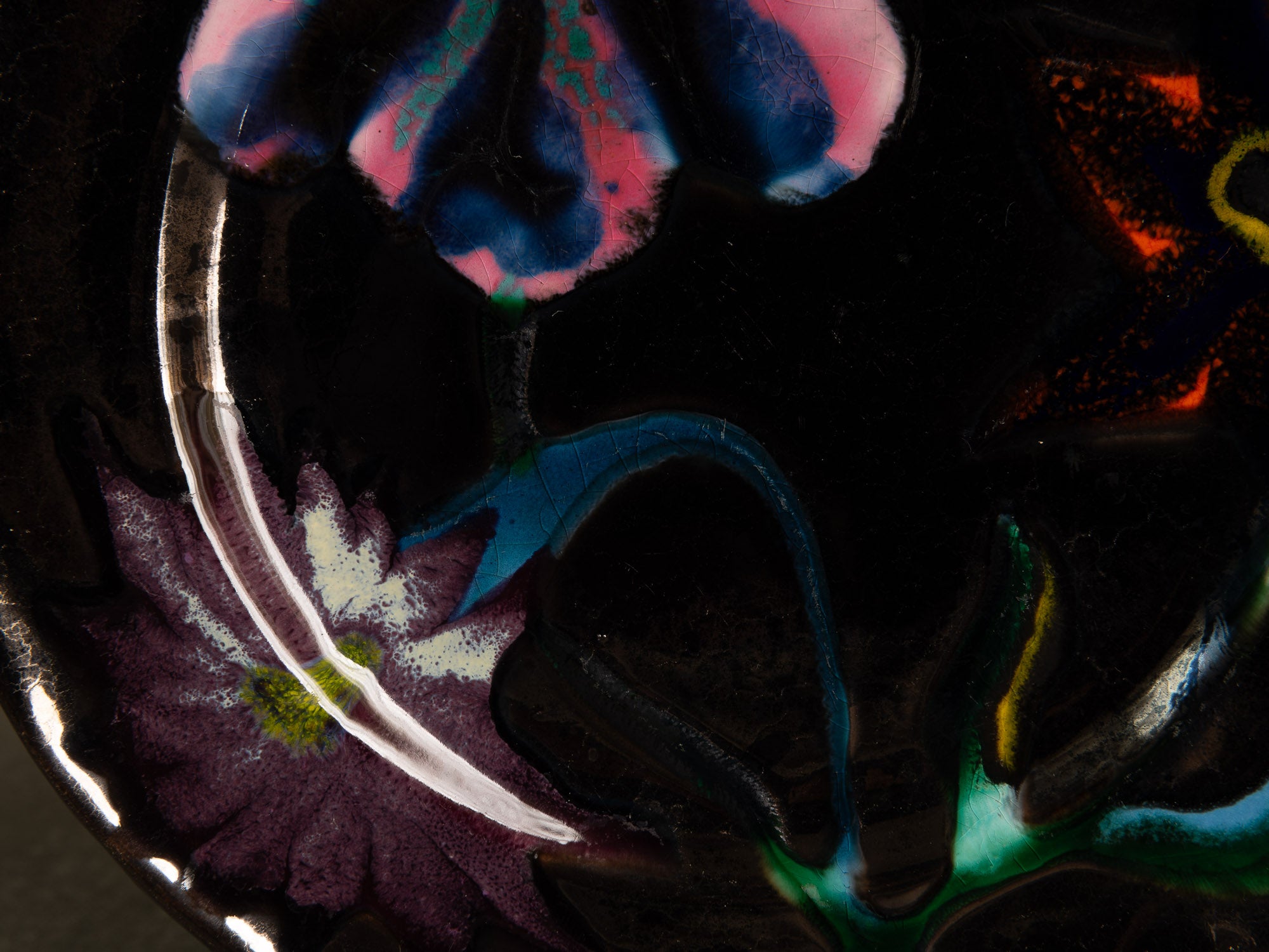 Important service en faïence de l'Atelier Paul Ricard de l'île de Bendor, France (vers 1955)..Important earthenware service from the Paul Ricard workshop on the island of Bendor, France (circa 1955)