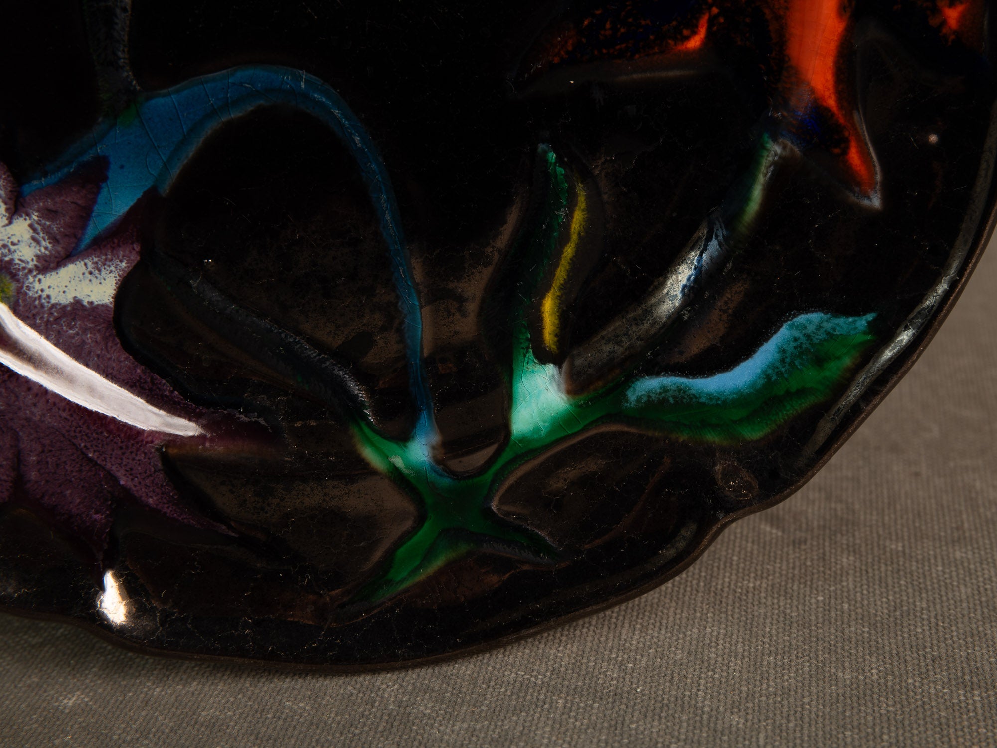 Important service en faïence de l'Atelier Paul Ricard de l'île de Bendor, France (vers 1955)..Important earthenware service from the Paul Ricard workshop on the island of Bendor, France (circa 1955)