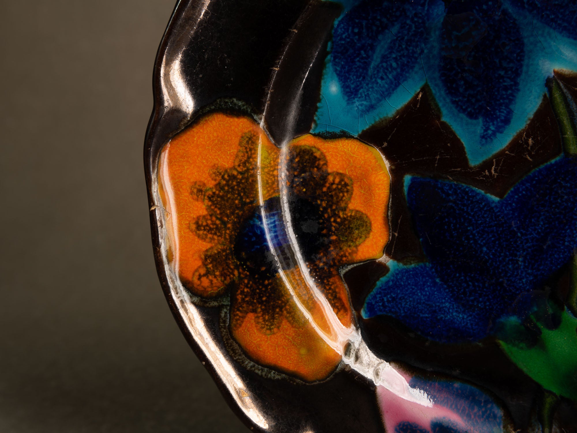 Important service en faïence de l'Atelier Paul Ricard de l'île de Bendor, France (vers 1955)..Important earthenware service from the Paul Ricard workshop on the island of Bendor, France (circa 1955)