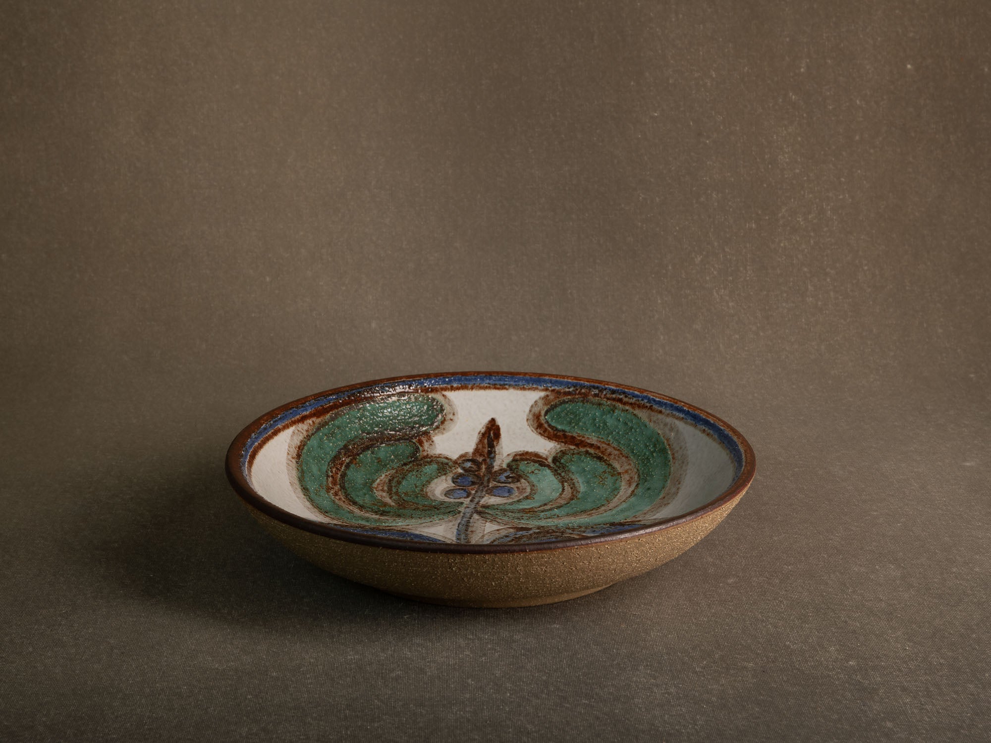 Grande coupe "Kaktus" de Noomi Backhausen & Poul Brandborg  pour Søholm Stentoj, Danemark (vers 1970)..Noomi Backhausen Cactus large bowl for Søholm Stentoj, Denmark (circa 1970)