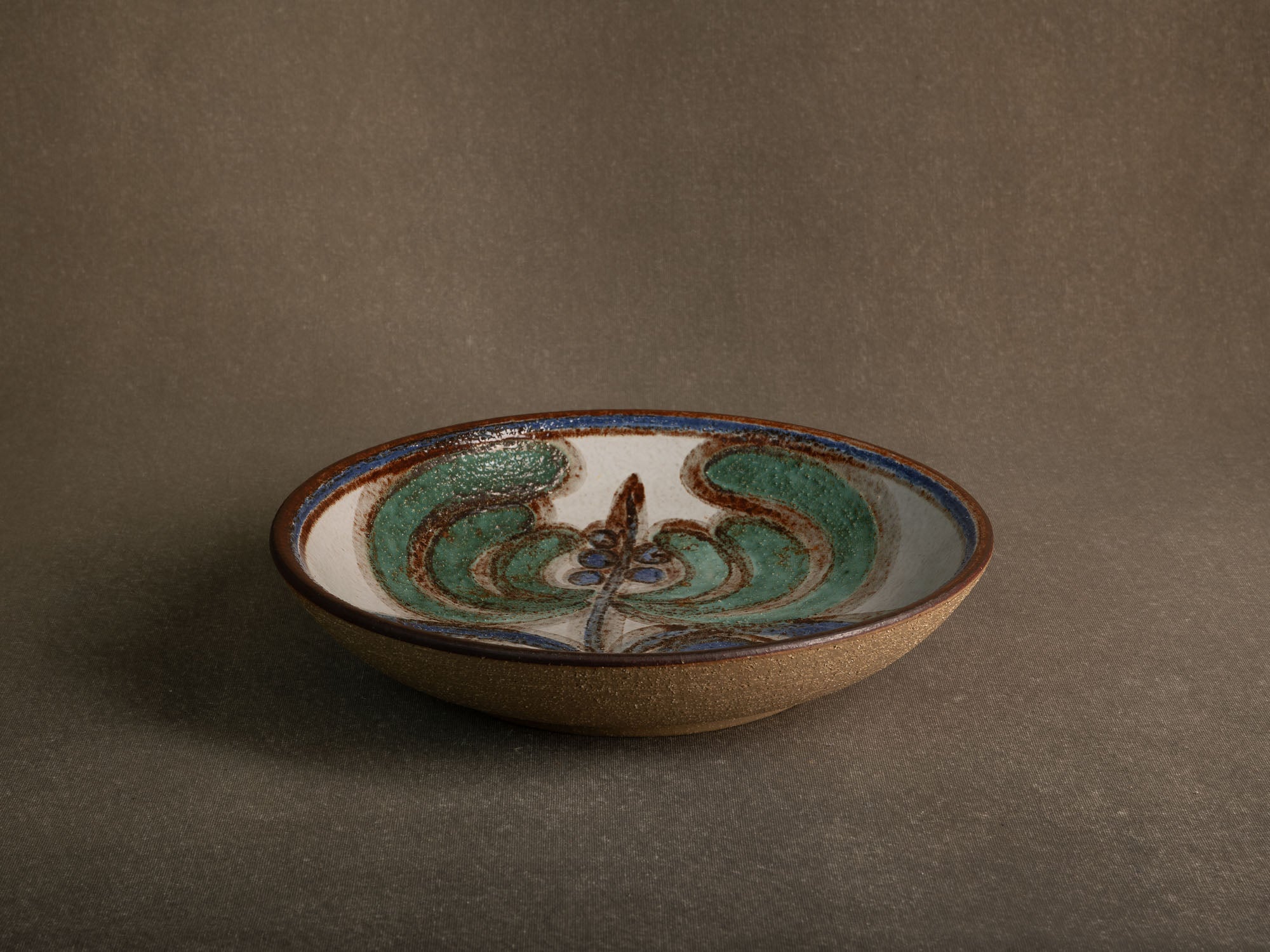 Grande coupe "Kaktus" de Noomi Backhausen & Poul Brandborg  pour Søholm Stentoj, Danemark (vers 1970)..Noomi Backhausen Cactus large bowl for Søholm Stentoj, Denmark (circa 1970)