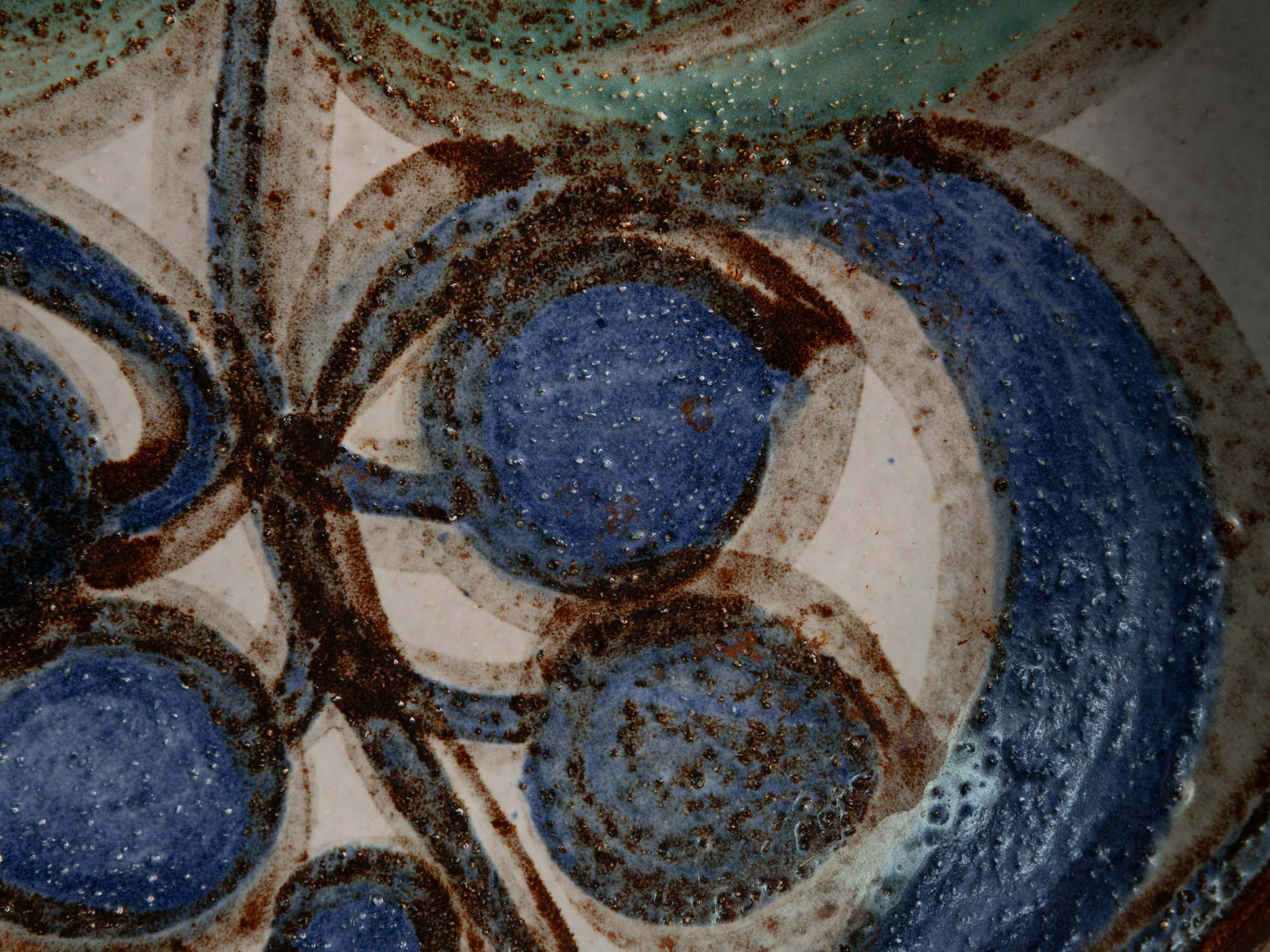 Grande coupe "Kaktus" de Noomi Backhausen & Poul Brandborg  pour Søholm Stentoj, Danemark (vers 1970)..Noomi Backhausen Cactus large bowl for Søholm Stentoj, Denmark (circa 1970)