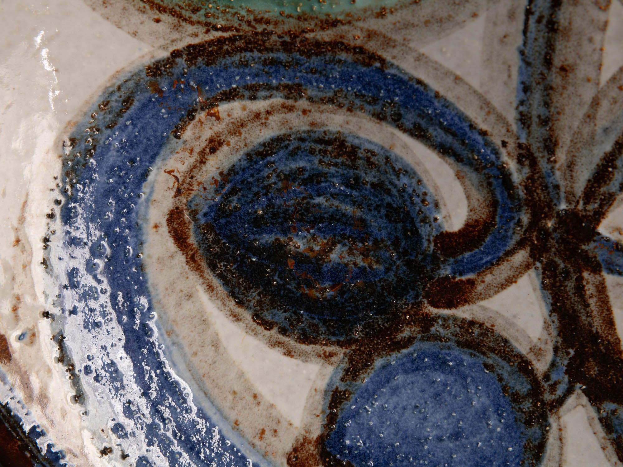 Grande coupe "Kaktus" de Noomi Backhausen & Poul Brandborg  pour Søholm Stentoj, Danemark (vers 1970)..Noomi Backhausen Cactus large bowl for Søholm Stentoj, Denmark (circa 1970)