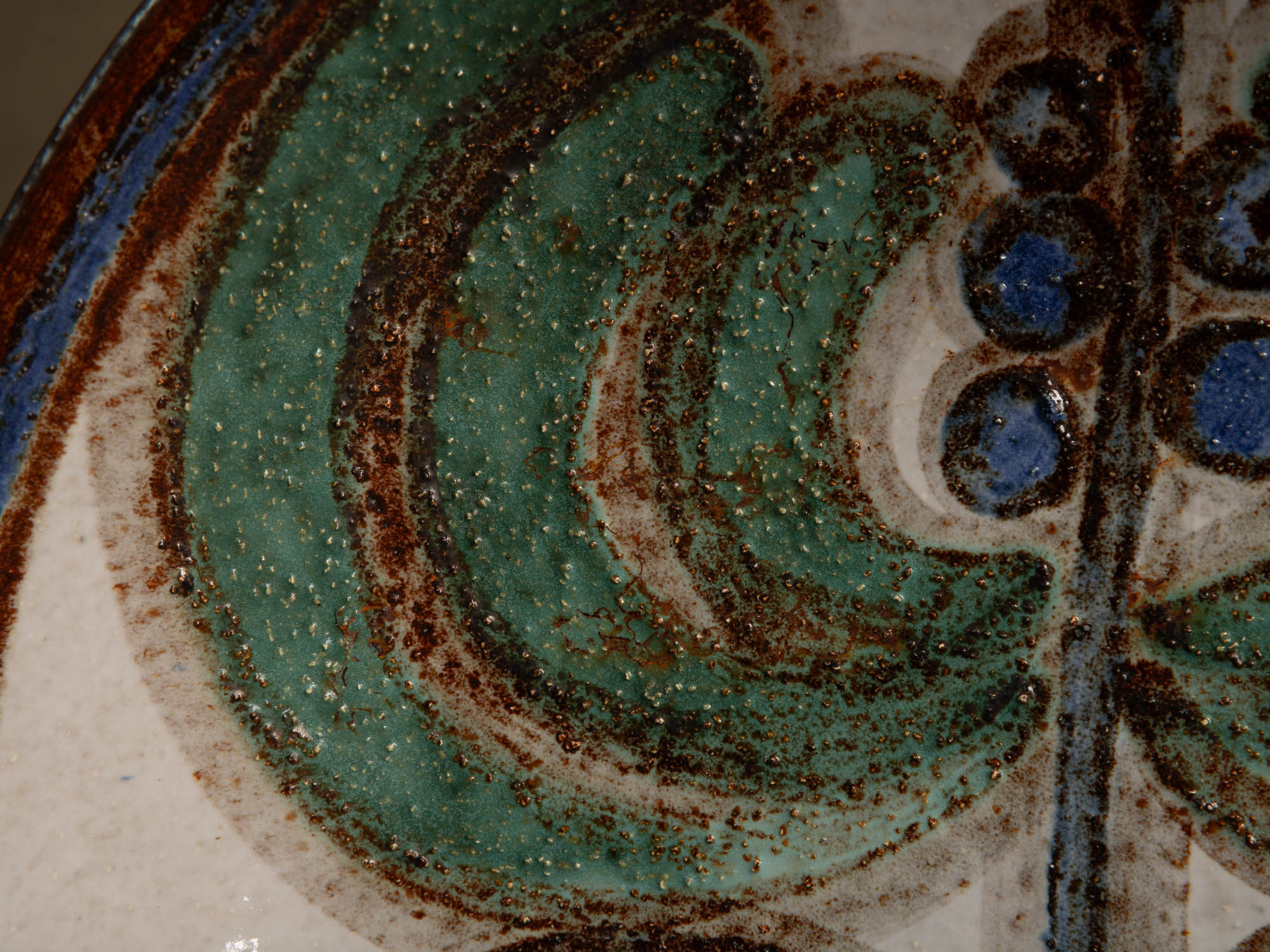 Grande coupe "Kaktus" de Noomi Backhausen & Poul Brandborg  pour Søholm Stentoj, Danemark (vers 1970)..Noomi Backhausen Cactus large bowl for Søholm Stentoj, Denmark (circa 1970)