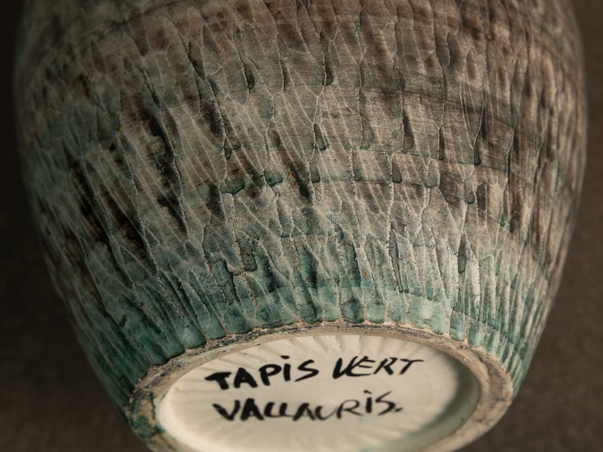 Important vase de l'Atelier du Tapis Vert à Vallauris, France (vers 1950-55)..Important vase from the Atelier du Tapis Vert in Vallauris, France (circa 1950-55)